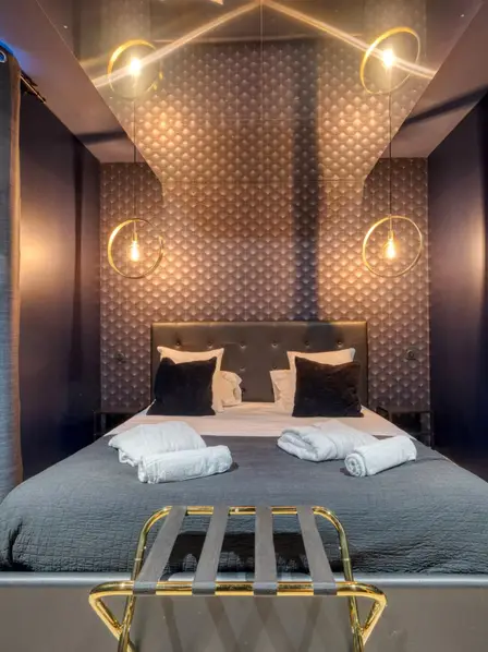 Miroir au plafond
