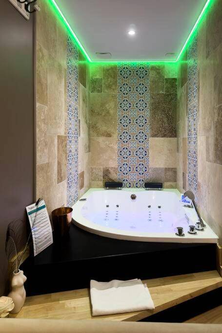 Photo du logement - Love Room 1001 nuits & Balnéo