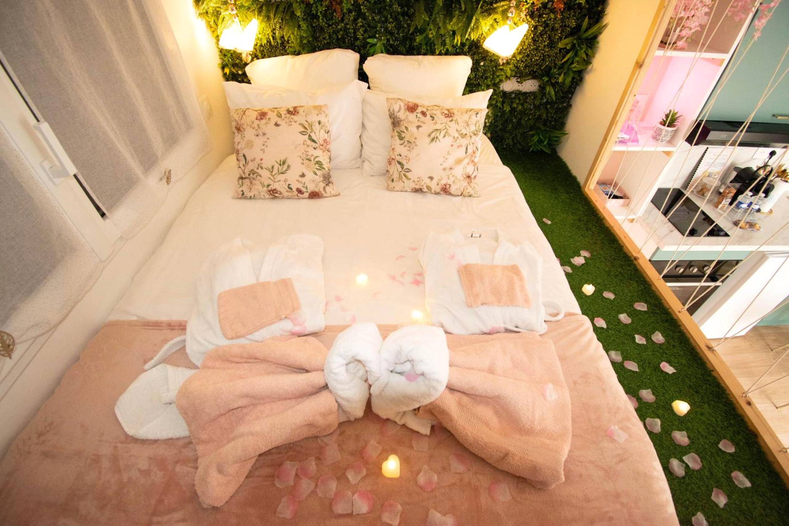 Photo du logement - Studio les 2 fées - Jacuzzi - Brocéliande - Montfort - sur - Meu