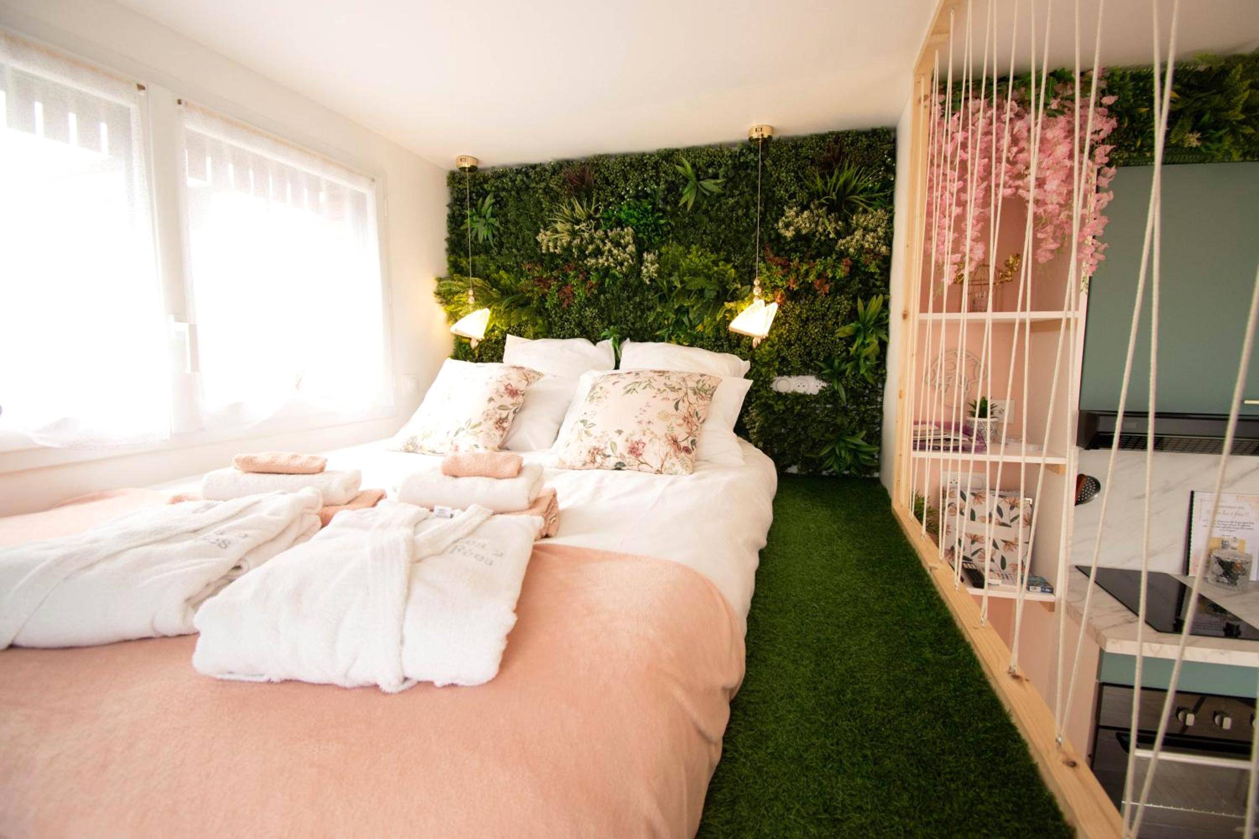 Photo du logement - Studio les 2 fées - Jacuzzi - Brocéliande