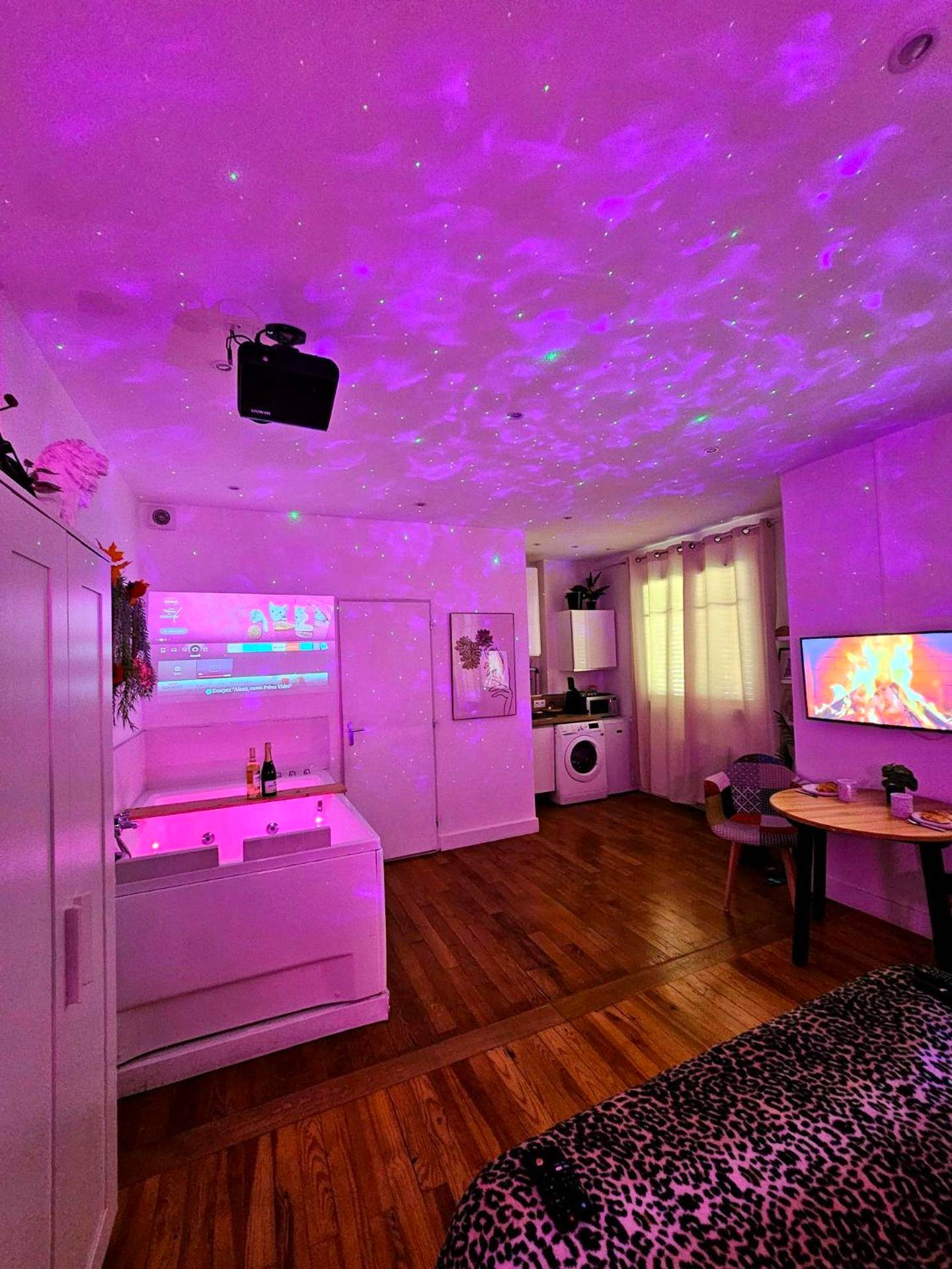 Photo du logement - Le 2005 Double BALNEO, Lit QUEEN SIZE, soirée romantique - Grenoble