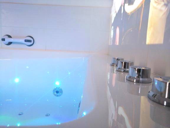 Photo du logement - Le 2005 Double BALNEO, Lit QUEEN SIZE, soirée romantique