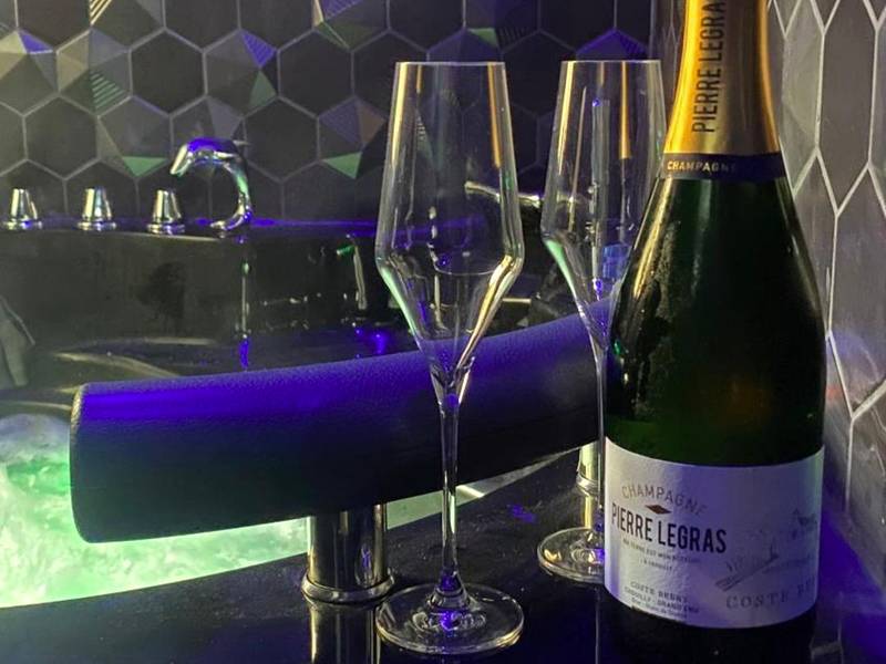 Photo du logement - 21 lunes - séjour magique & jeu immersif pour deux