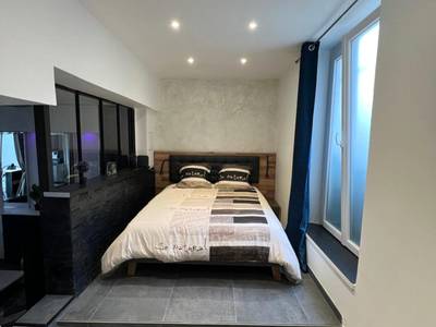 Espace nuit avec lit double surélevé - LE 46 : Superbe appartement jacuzzi