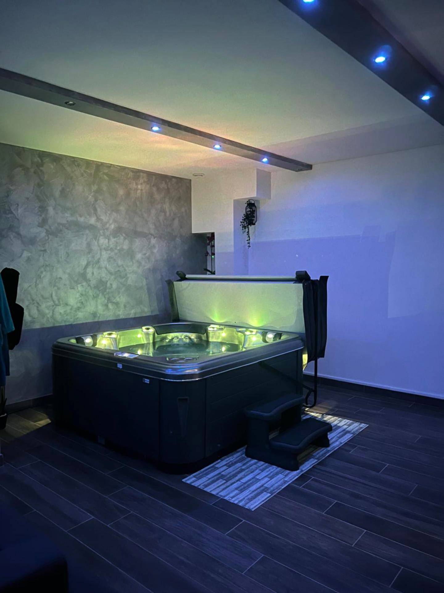 Photo du logement - LE 46 : Superbe appartement jacuzzi - Besançon