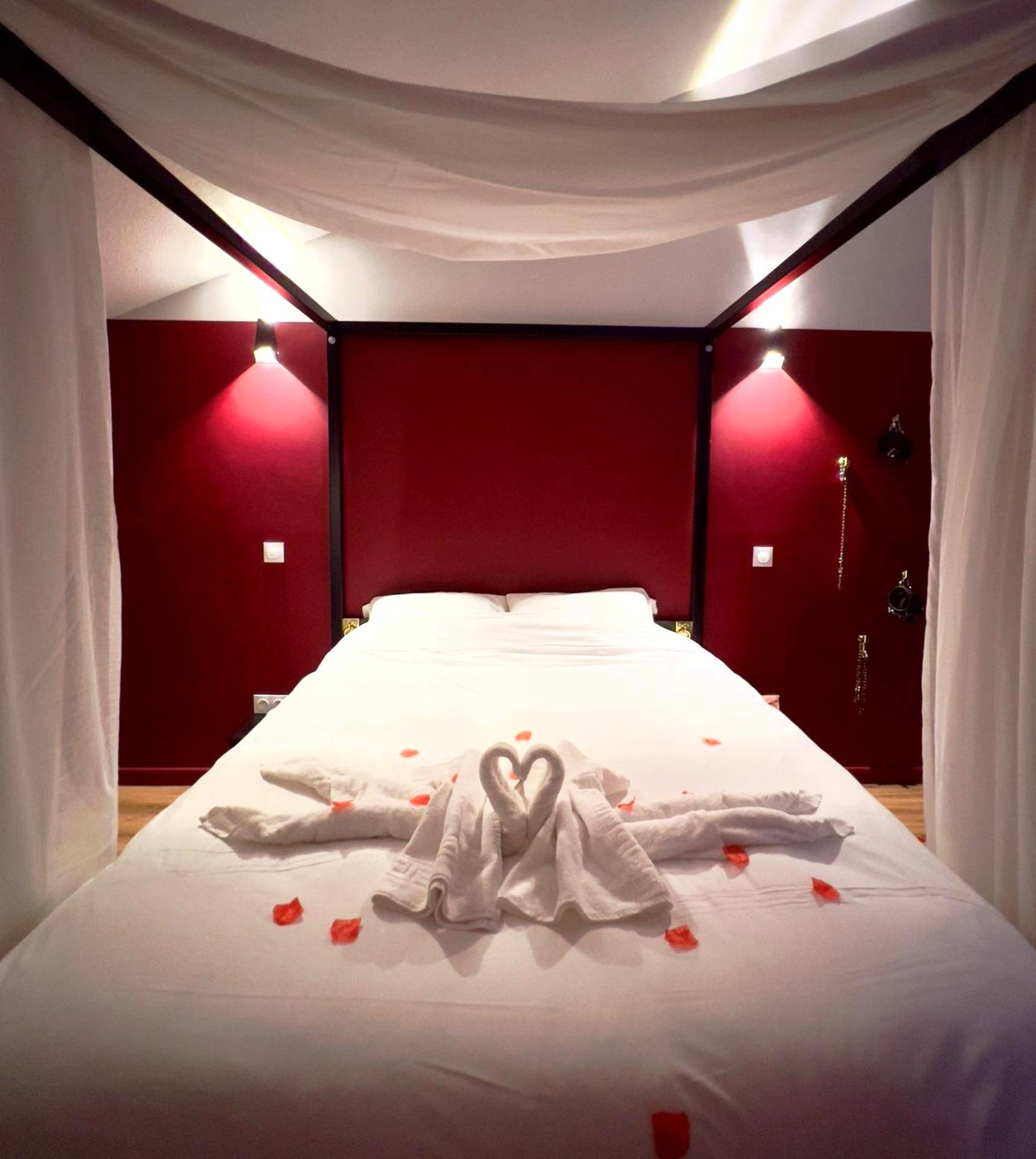 Photo du logement - 50 Nuances d'Amour - Jacuzzi / Massage / Cinéma - Moirans