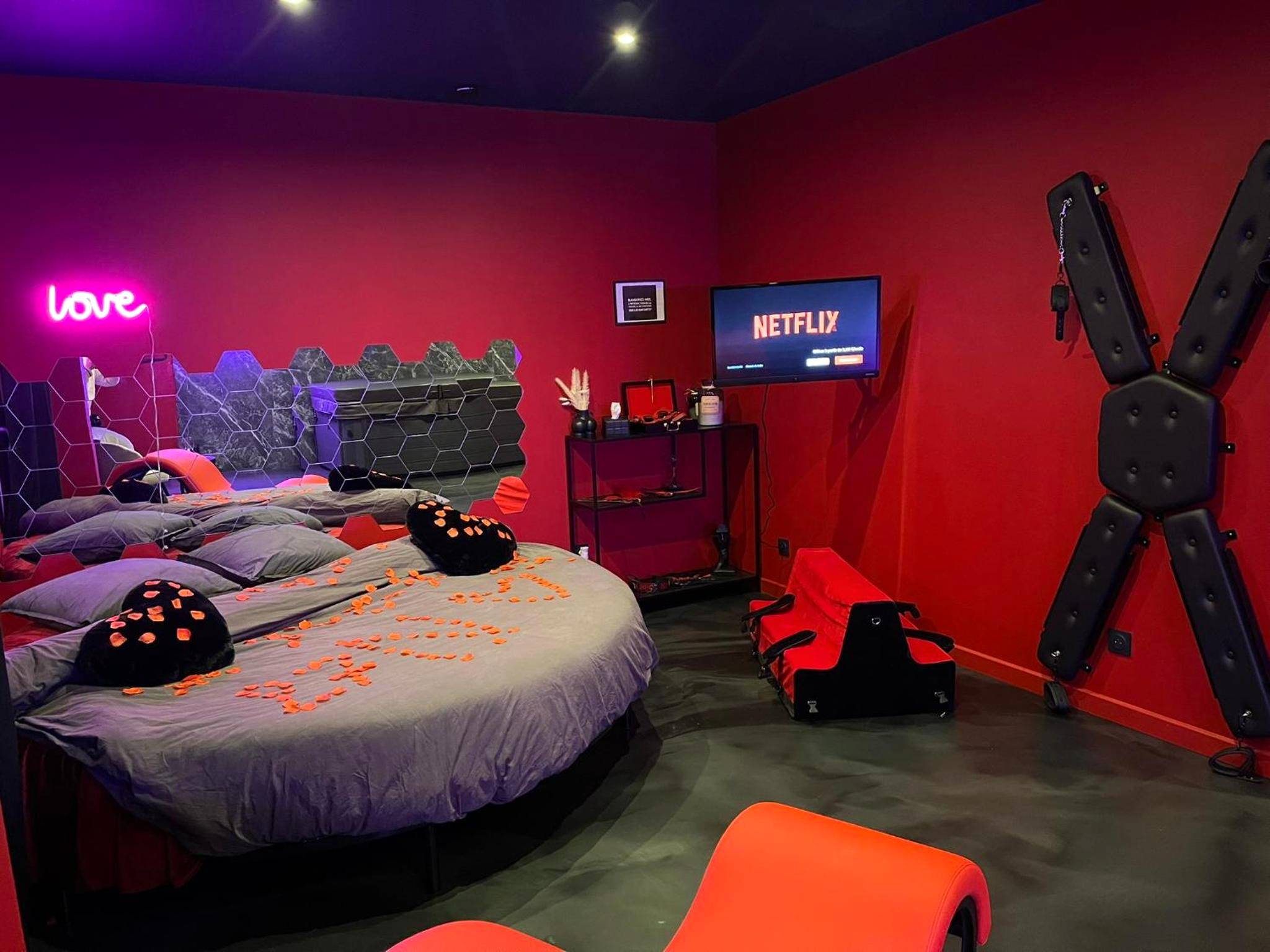 Vue principale - Love Room Anstaing - 50 Nuances de Plaisir