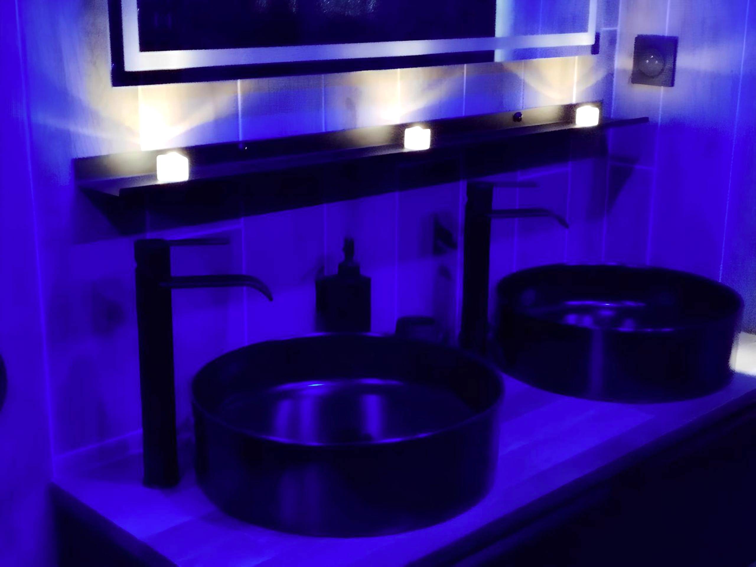 Photo du logement - Love Room, Gîte 4 étoiles, 50 Nuances Romantiques - Villeneuve - en - Retz