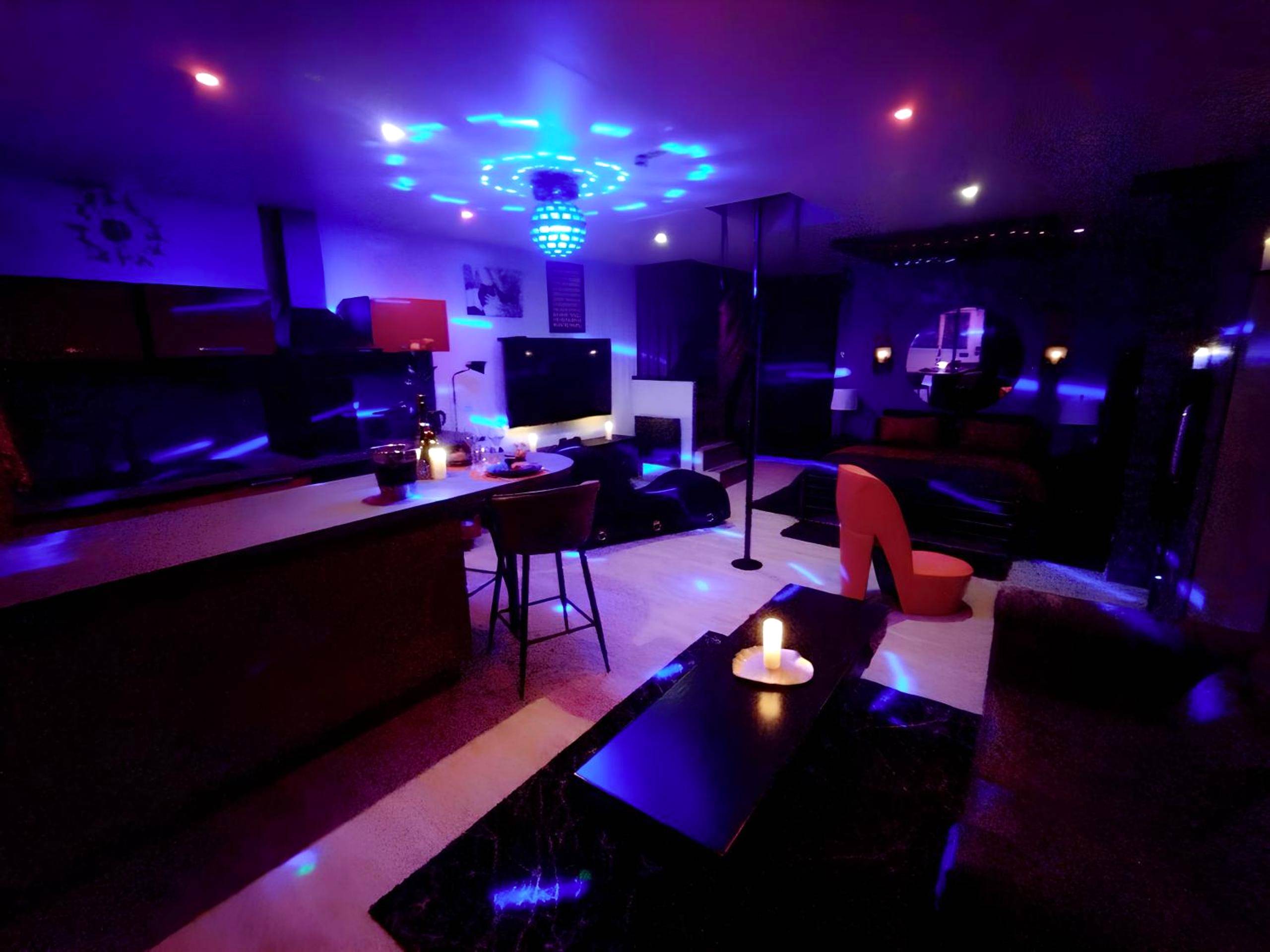 Photo du logement - Love Room, Gîte 4 étoiles, 50 Nuances Romantiques - Villeneuve - en - Retz