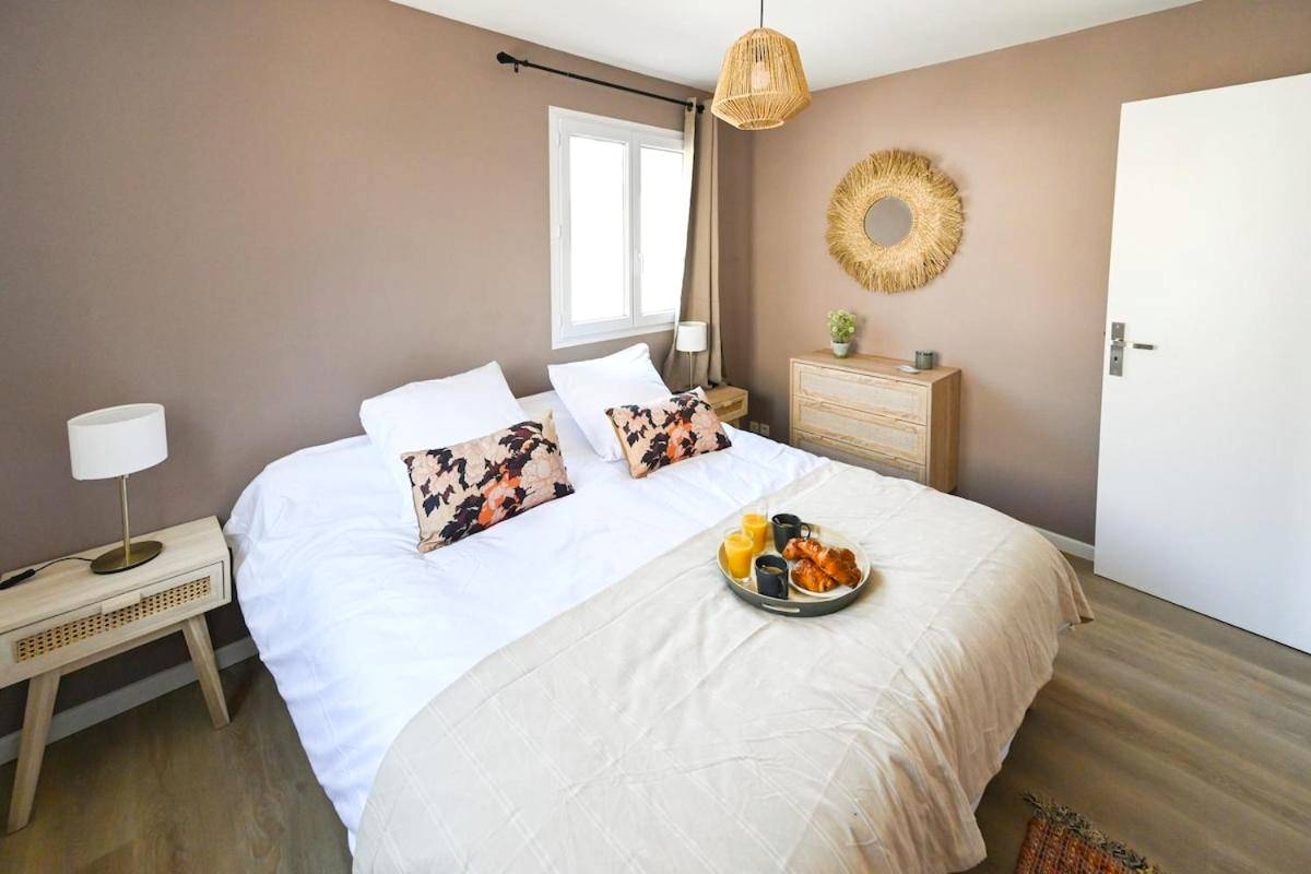 Chambre avec lit double et petit - déjeuner - Le 7ème ciel - Bain à bulles