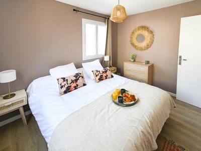 Chambre avec lit double et petit - déjeuner - Le 7ème ciel - Bain à bulles