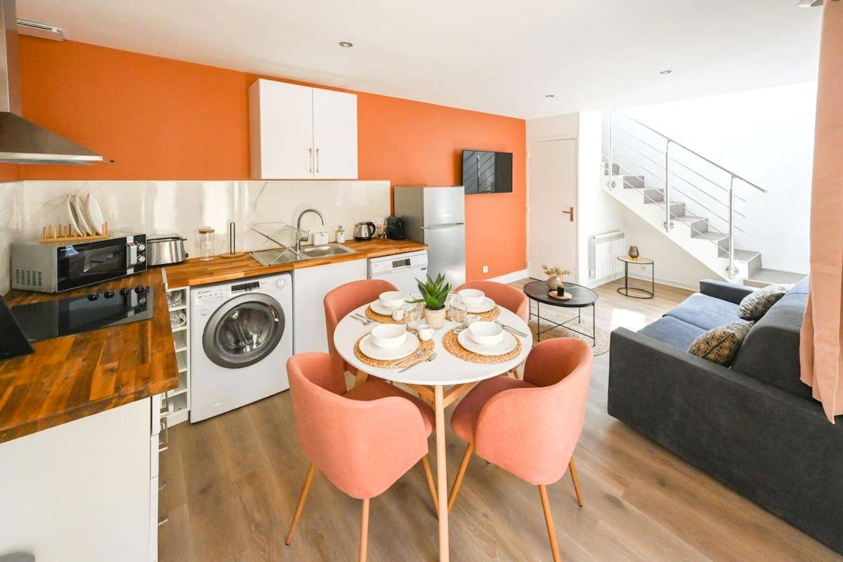 Cuisine équipée et coin repas moderne - Le 7ème ciel - Bain à bulles