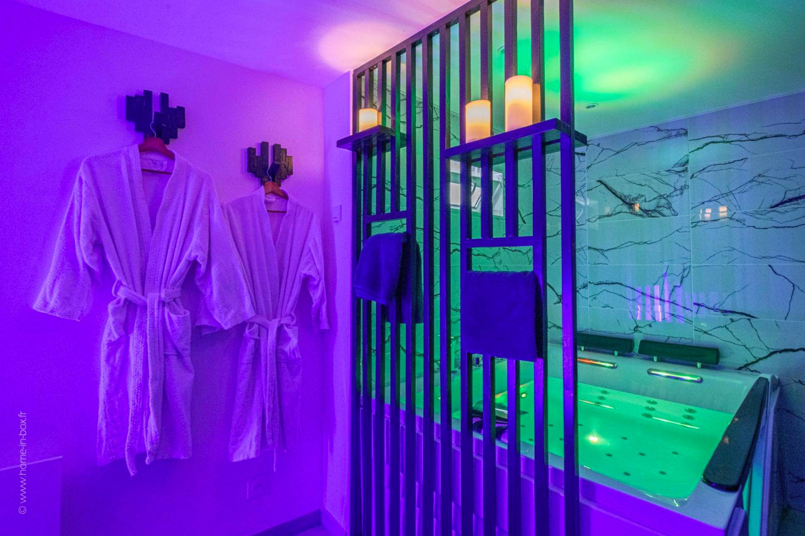 Photo du logement - Love Room 91 avec Jacuzzi XXL - 15min Orly - 30 min Paris - Longjumeau