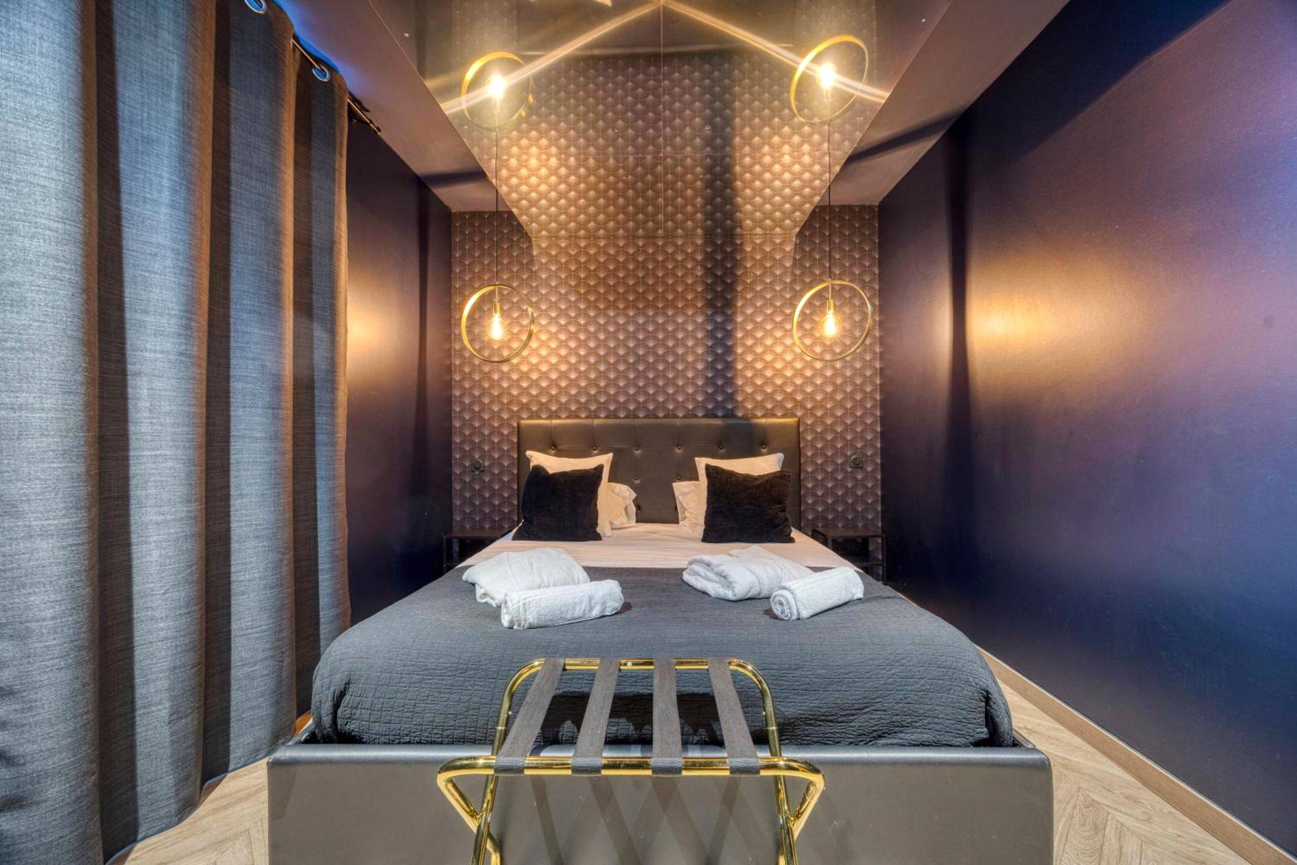 Photo du logement - Love Room L'Aixtase - Oasis Romantique à Aix - les - Bains