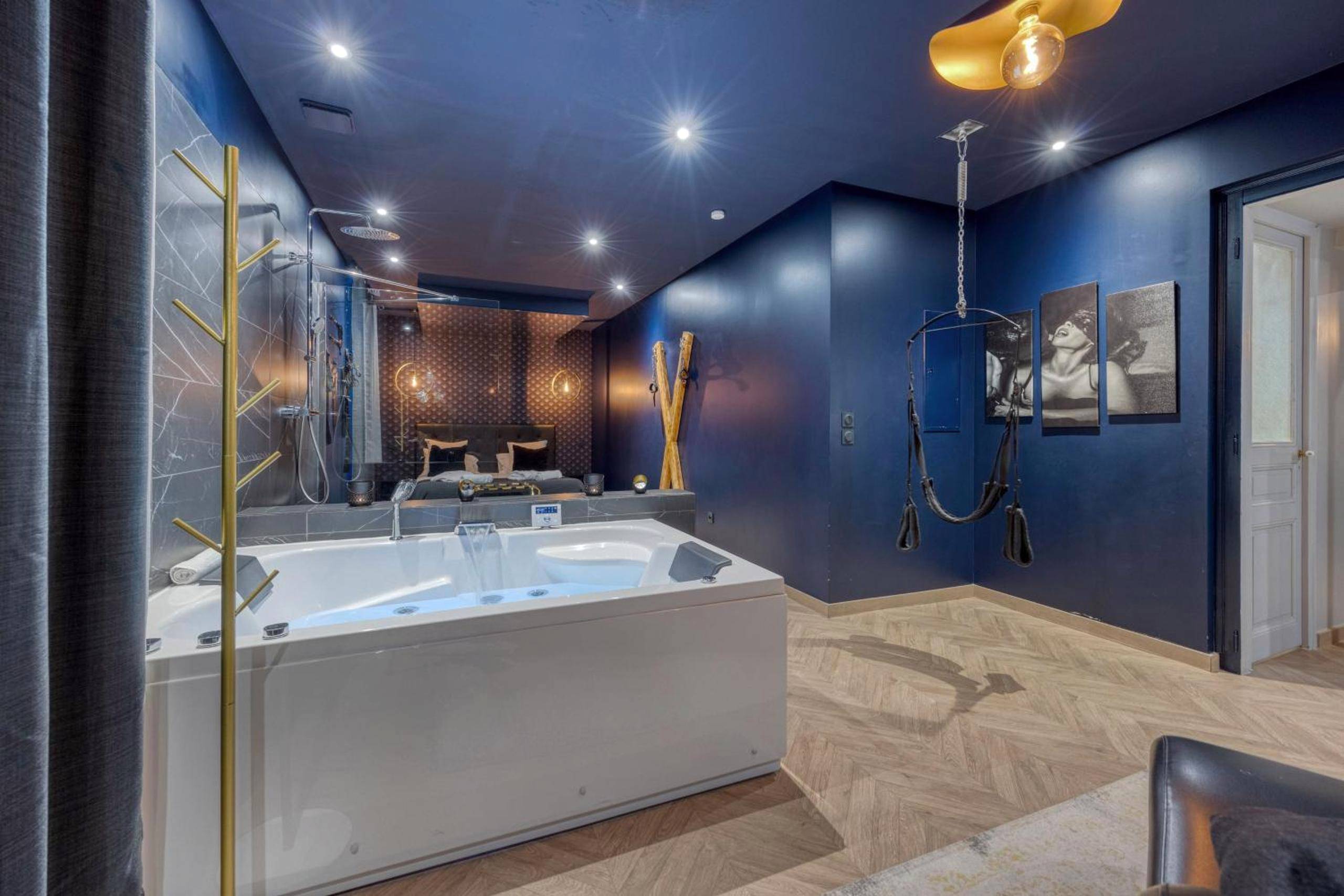 Photo du logement - Love Room L'Aixtase - Oasis Romantique à Aix - les - Bains