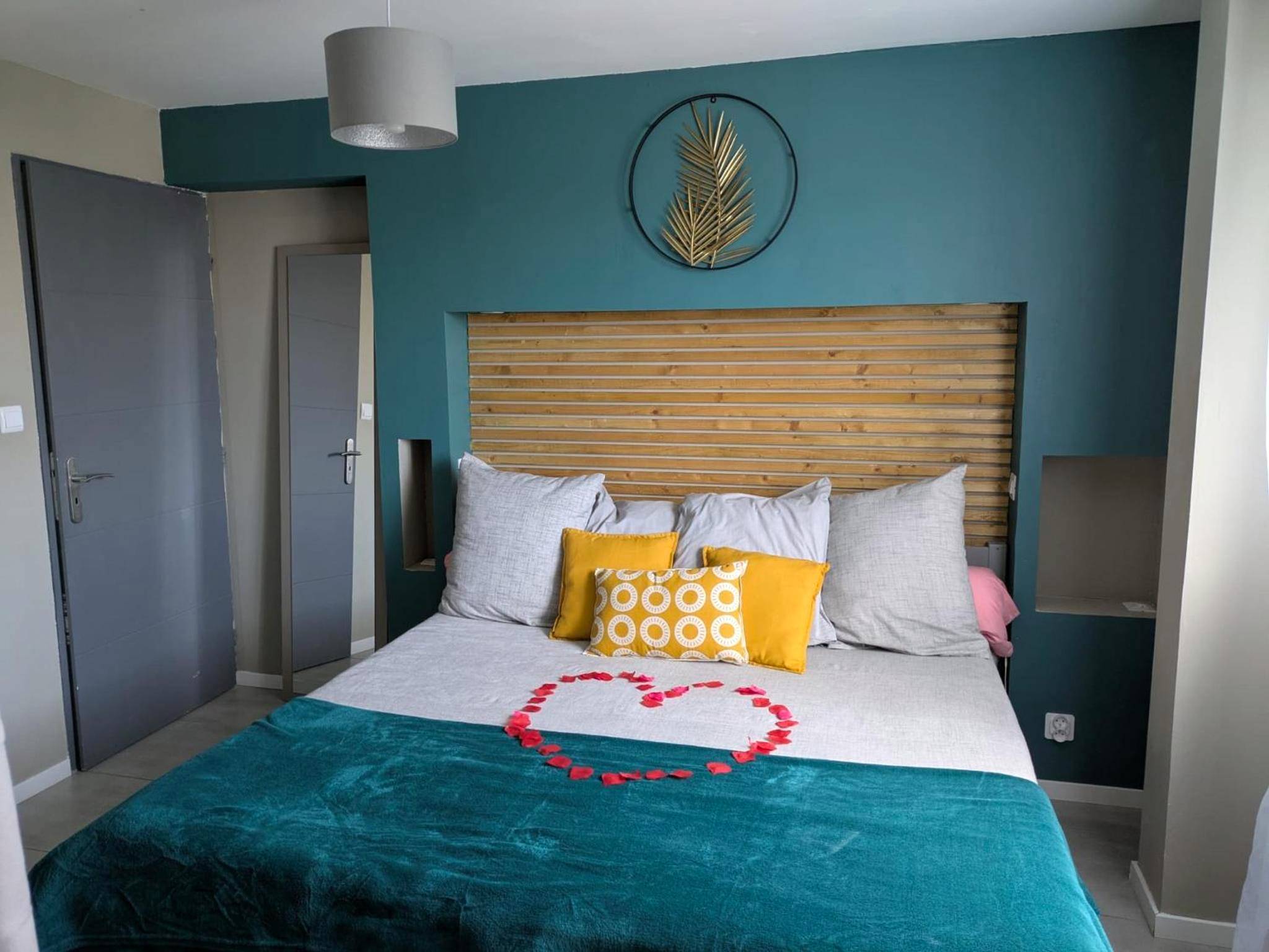 Photo du logement - L'alcôve du 510 - Spa - chambre romantique - sauna - salle de jeux