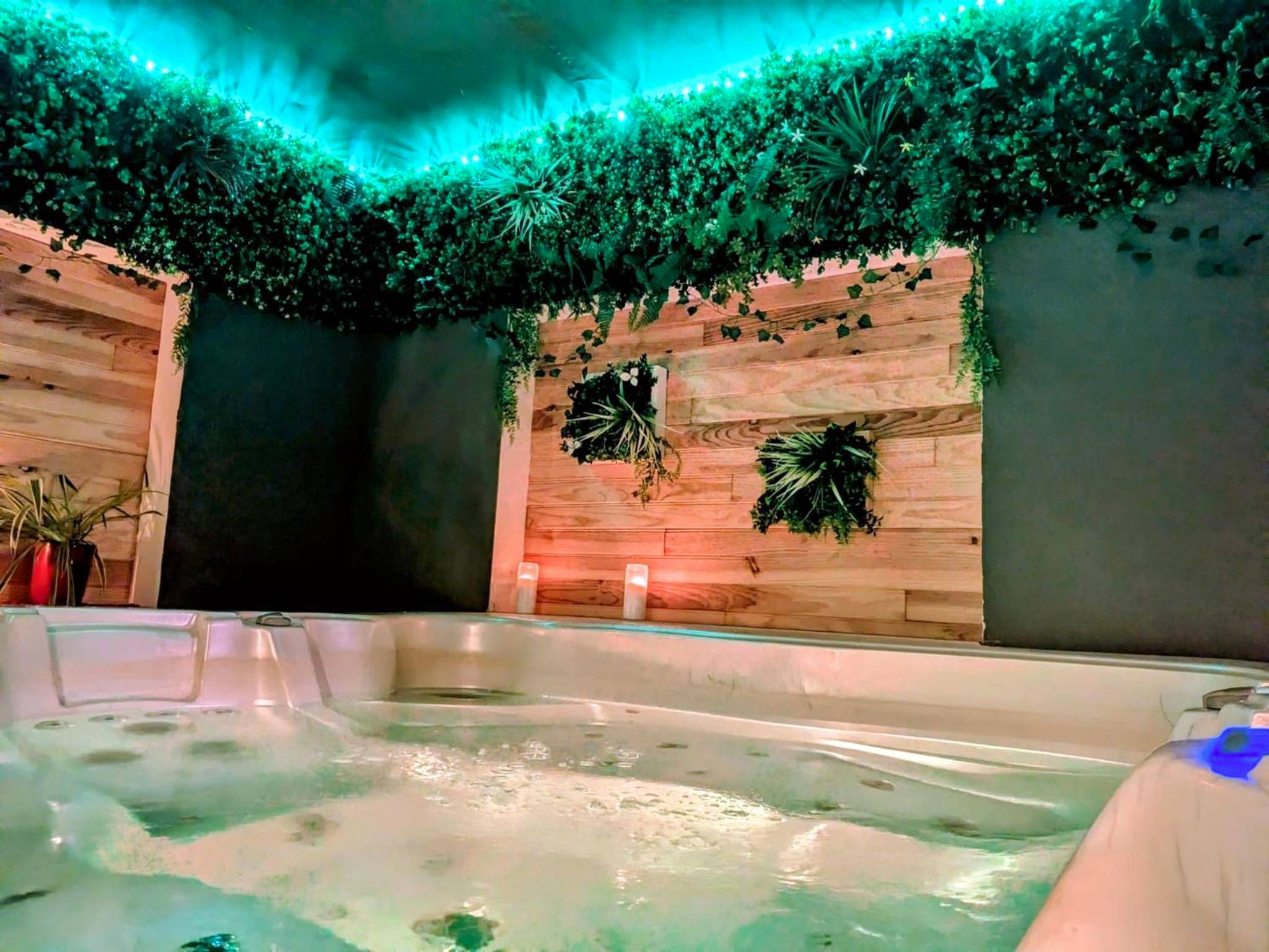 Photo du logement - L'alcôve du 510 - Spa - chambre romantique - sauna - salle de jeux