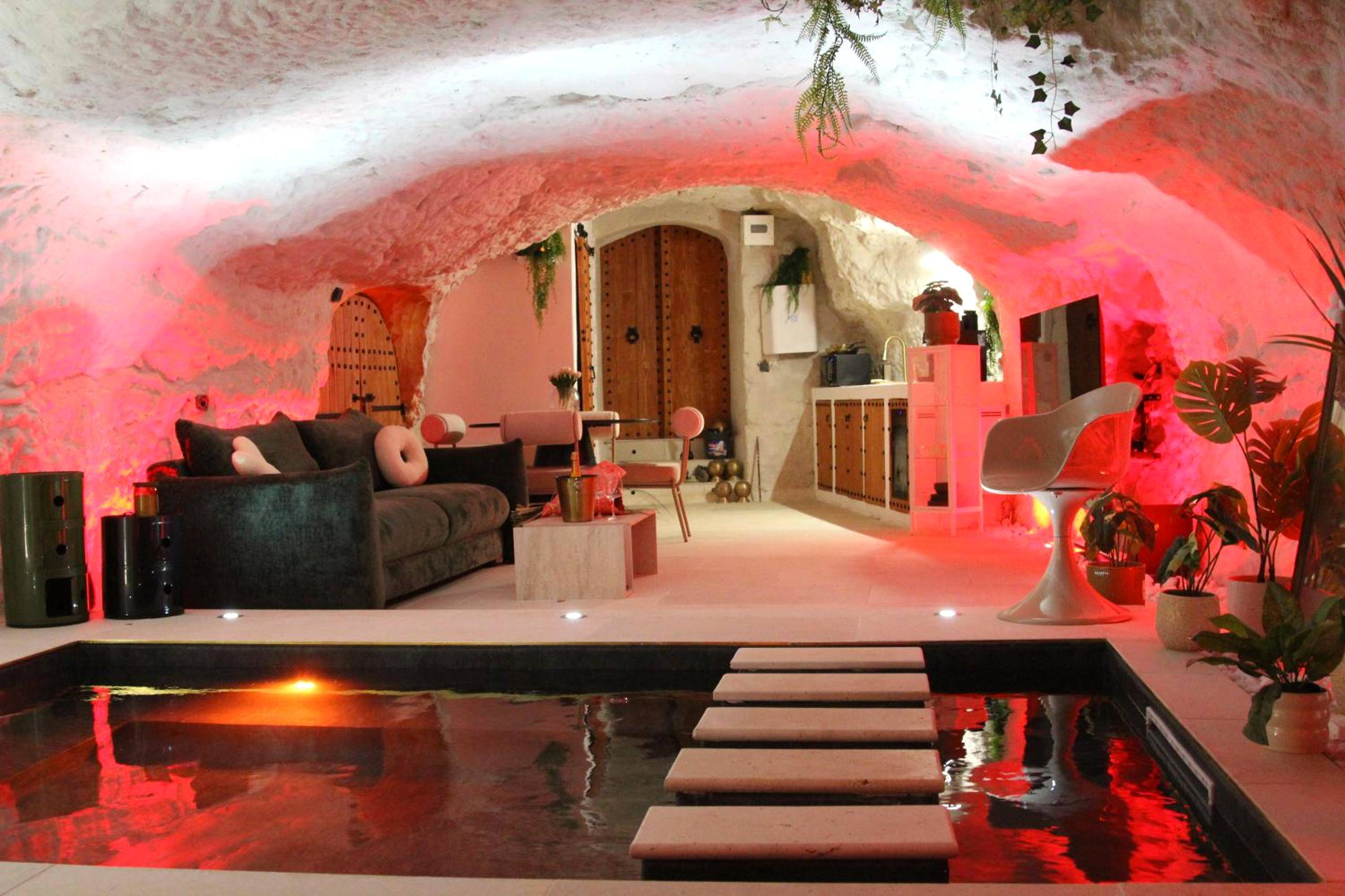 Vue principale - Love Room Tours - L alcove des Sens Love Room Jacuzzi sauna