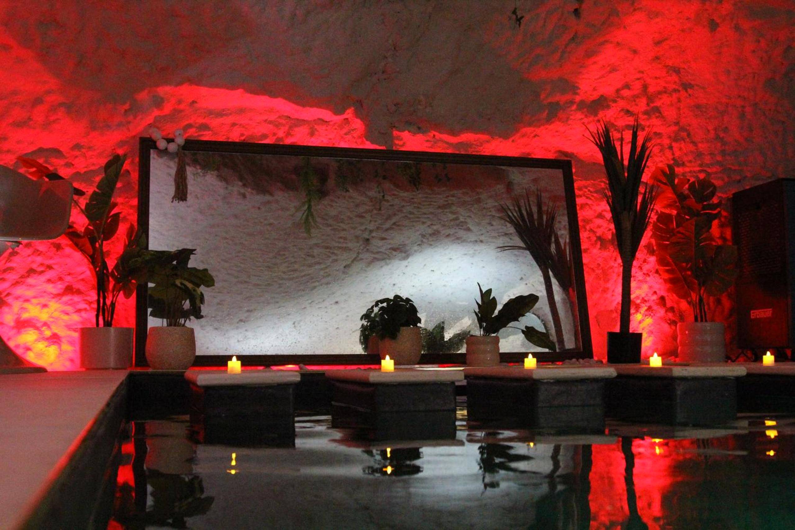 Photo du logement - L alcove des Sens Love Room Jacuzzi sauna