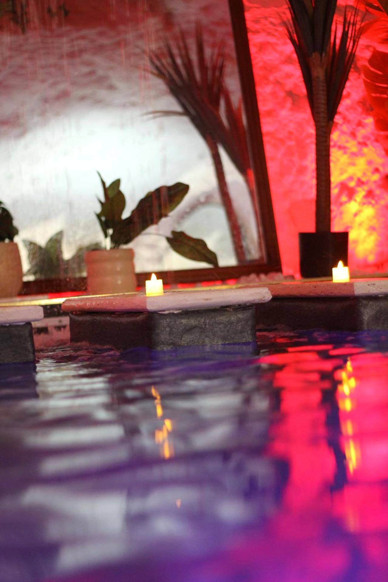 Detail du logement - L alcove des Sens Love Room Jacuzzi sauna