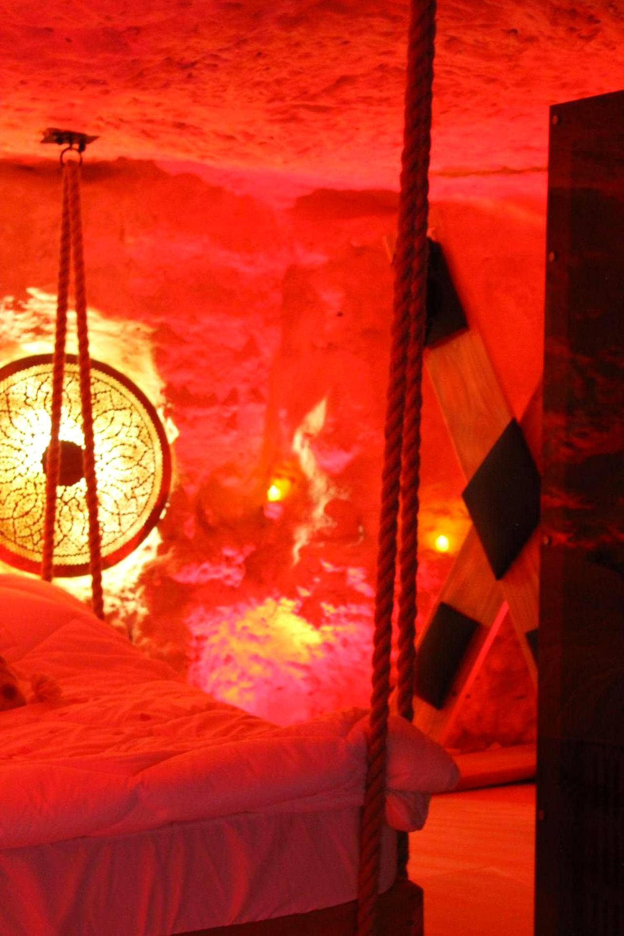 Photo du logement - L alcove des Sens Love Room Jacuzzi sauna