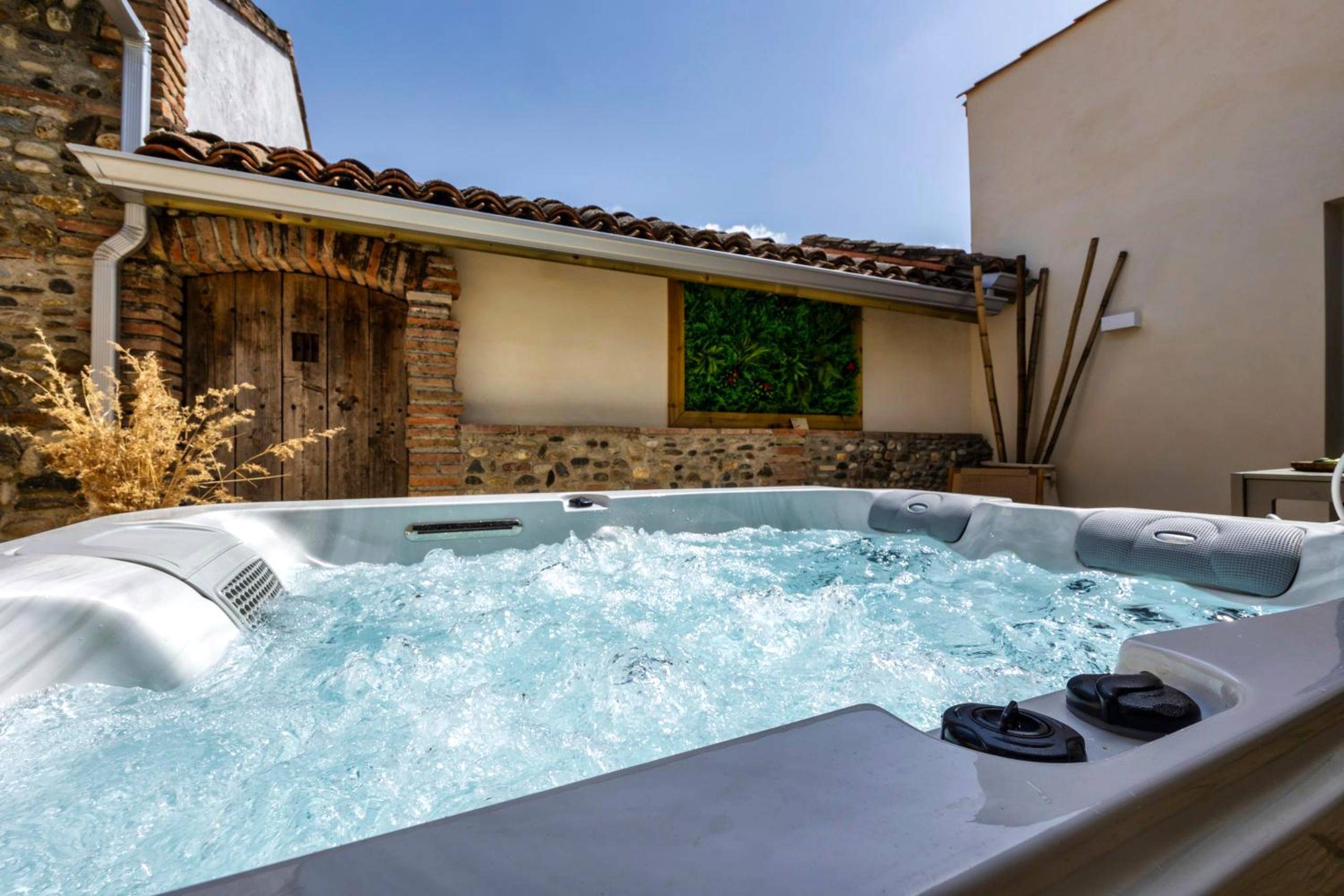 Photo du logement - l'Alcove - SPA&SAUNA privé - Oliveraie d'Eurocentre - Castelnau - d'Estrétefonds