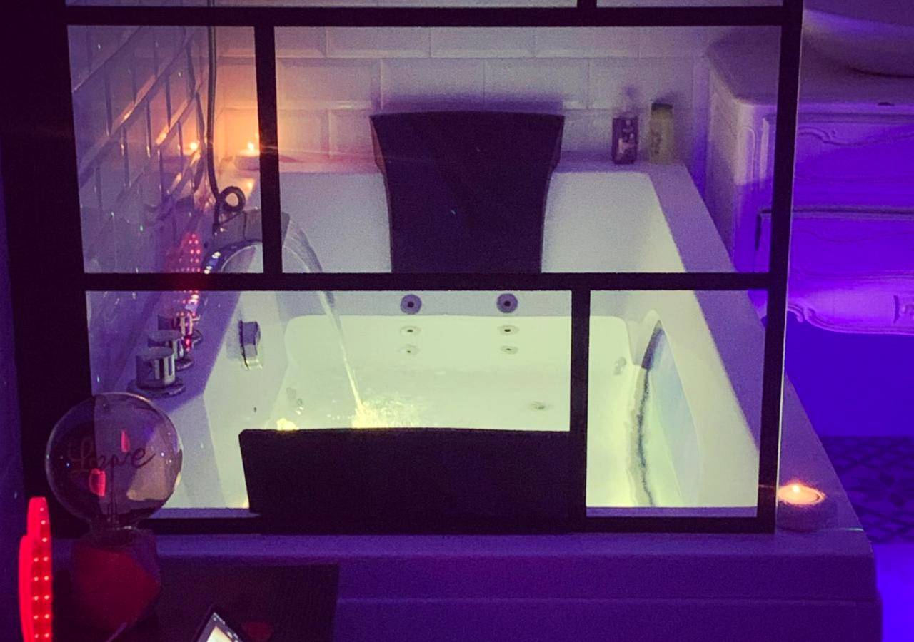 Photo du logement - Amour Azur Appartement pour 2 avec jacuzzi et terrasse à 2 minutes de la mer