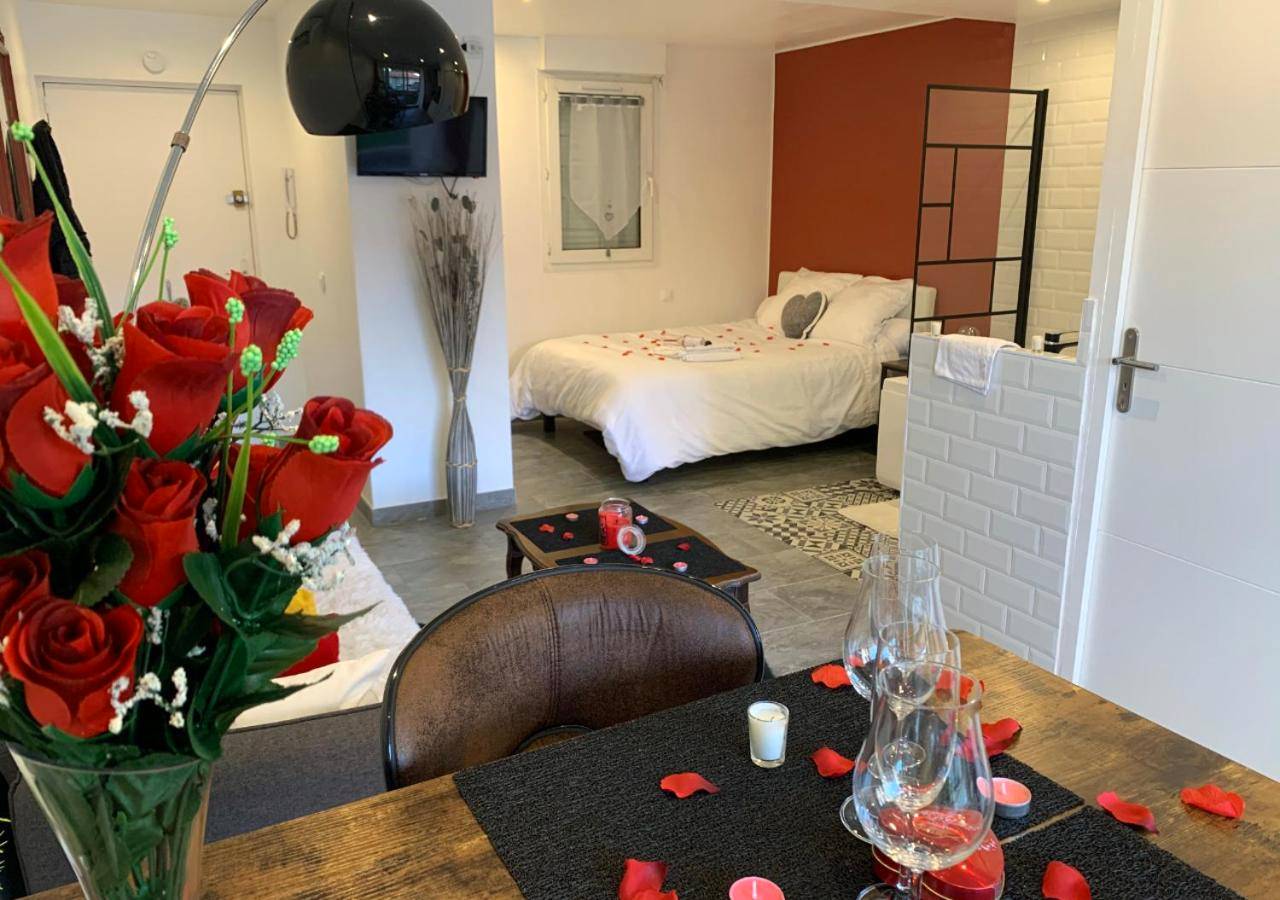 Photo du logement - Amour Azur Appartement pour 2 avec jacuzzi et terrasse à 2 minutes de la mer - Vallauris