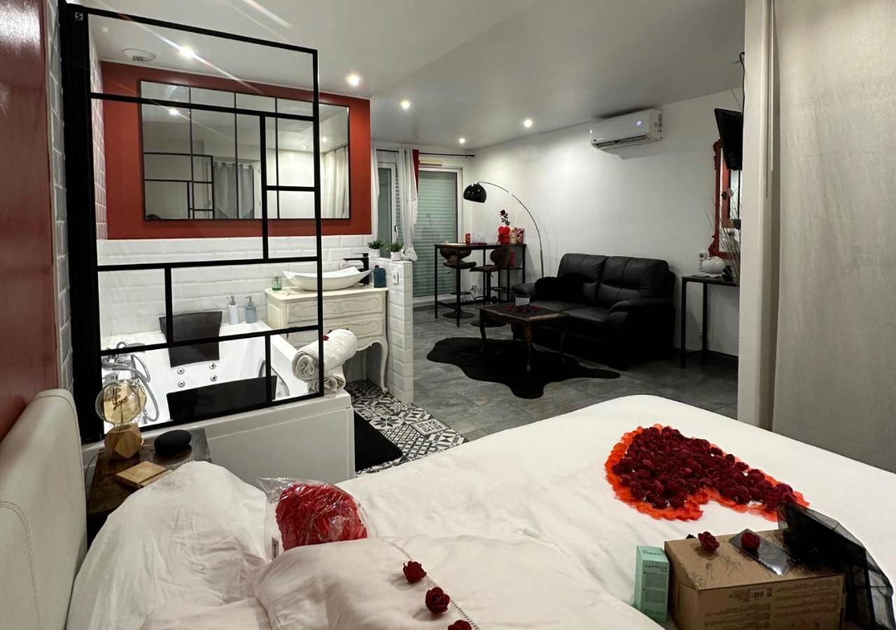 Photo du logement - Amour Azur Appartement pour 2 avec jacuzzi et terrasse à 2 minutes de la mer