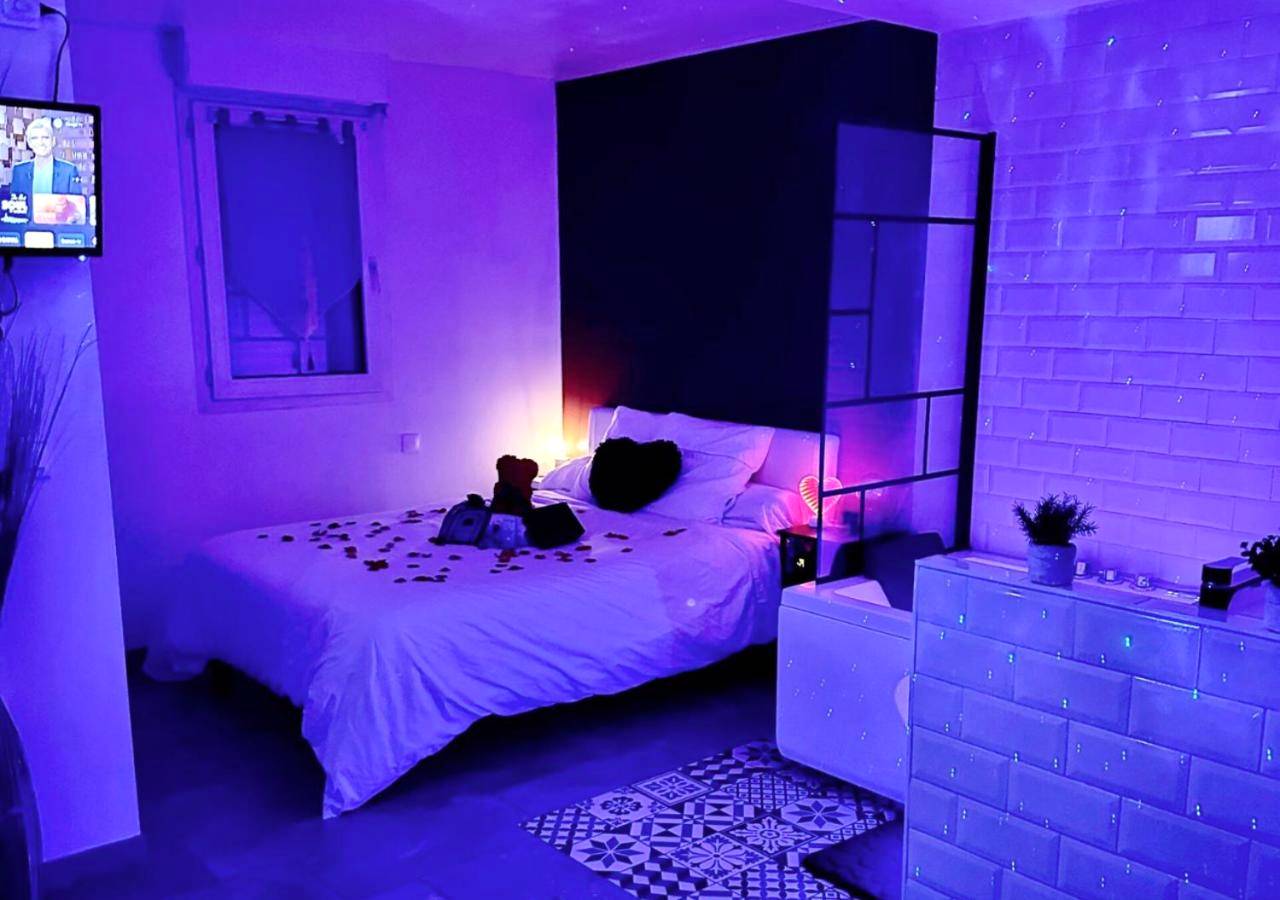 Photo du logement - Amour Azur Appartement pour 2 avec jacuzzi et terrasse à 2 minutes de la mer