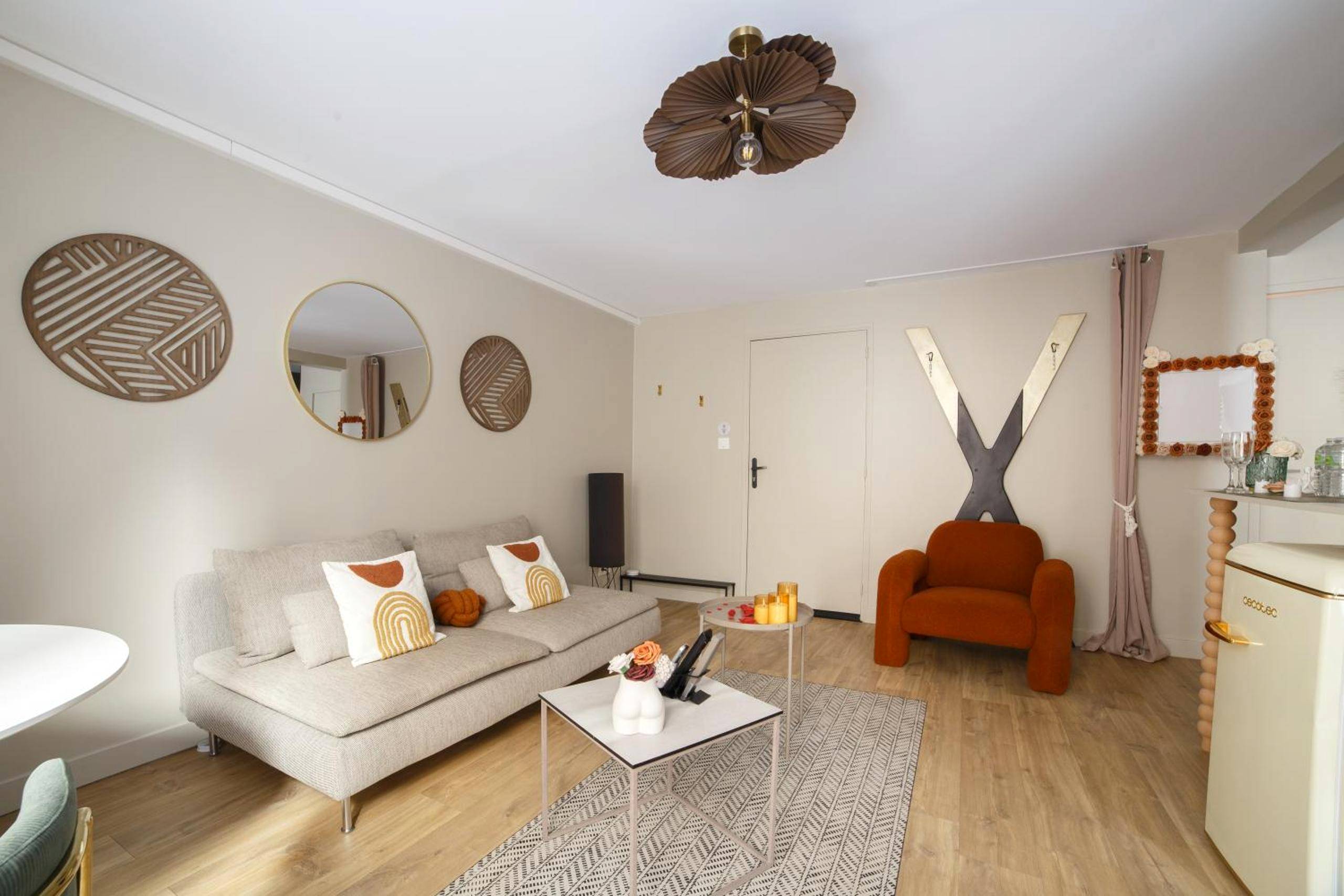 Detail du logement - Amour et Bulles - Love Room Valence - Suite romantique avec balnéo privée 2 places