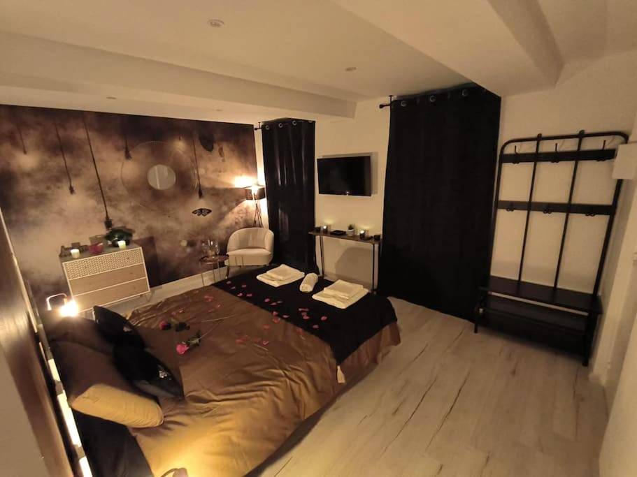 Photo du logement - LOVE ROOM - Amour Chic et Intime