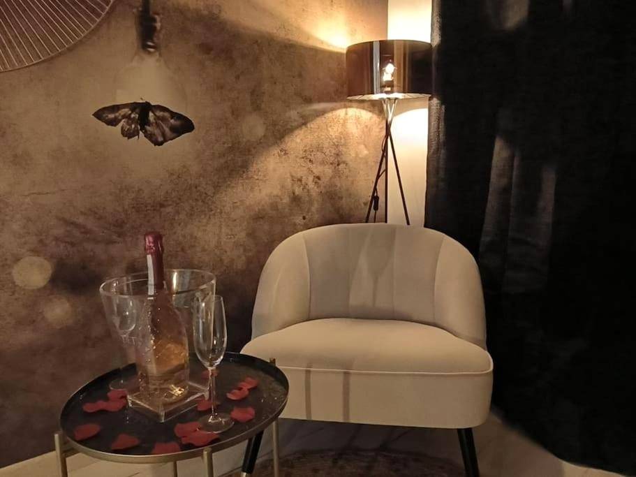 Photo du logement - LOVE ROOM - Amour Chic et Intime