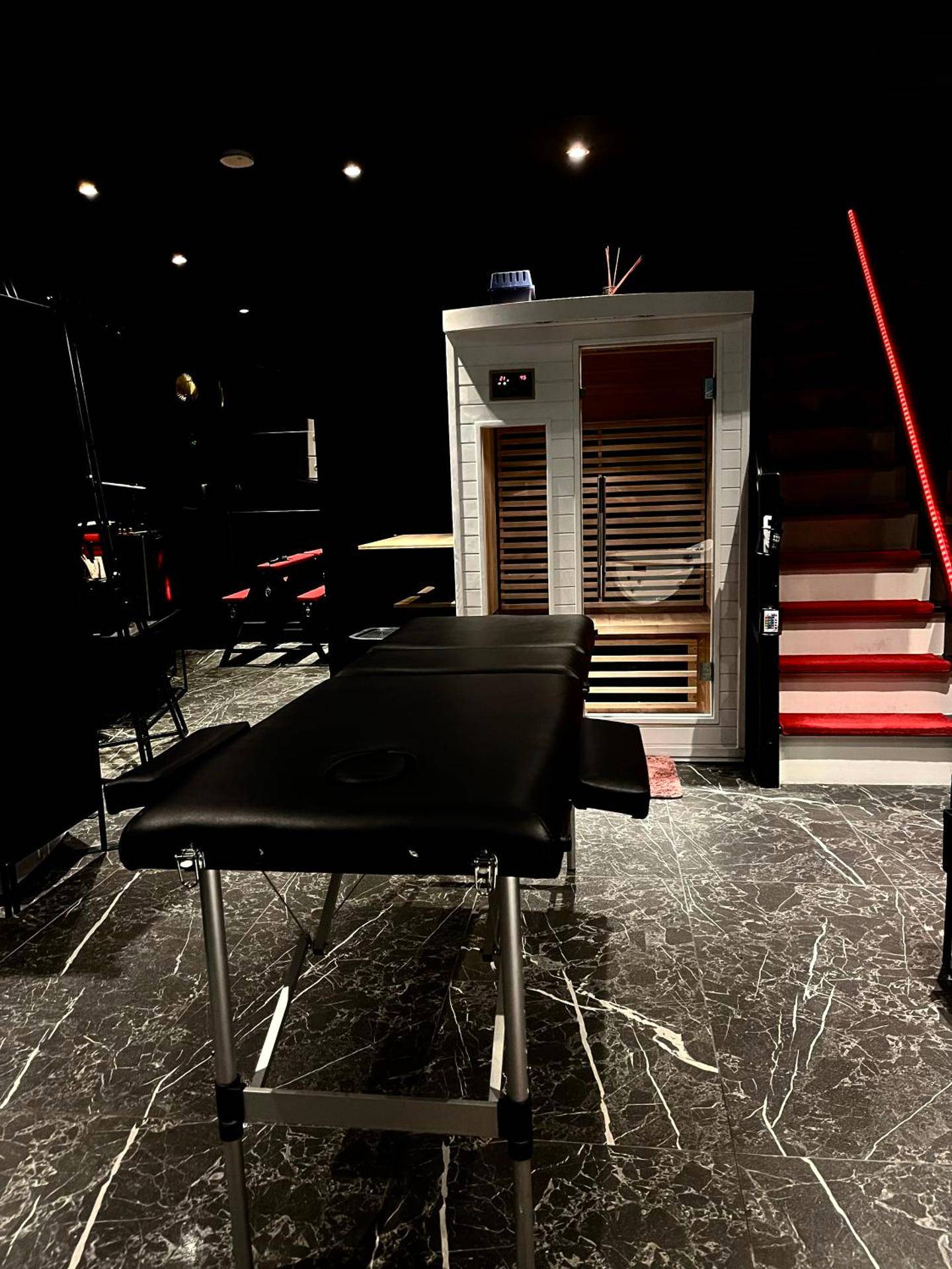 Table de massage et sauna privatif - Amour d'une Nuit, LoveRoom