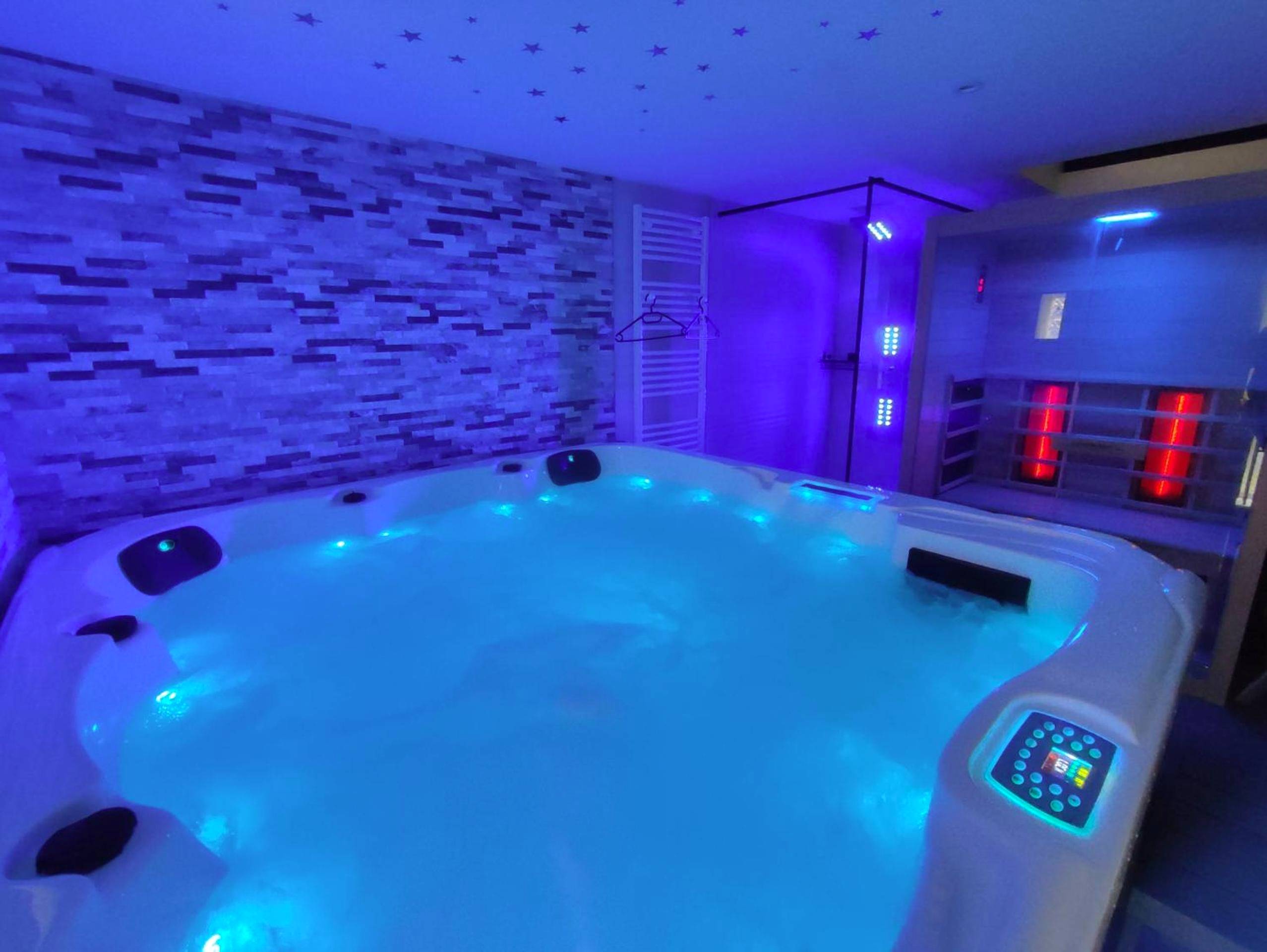 Photo du logement - Gîte Ange ou Démon, jacuzzi, sauna, love room, location à la journée