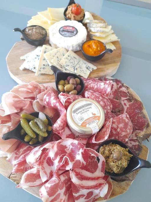 Photo du logement - L'Antre deux Pierres, romantisme, jacuzzi extérieur, plateau dinatoire