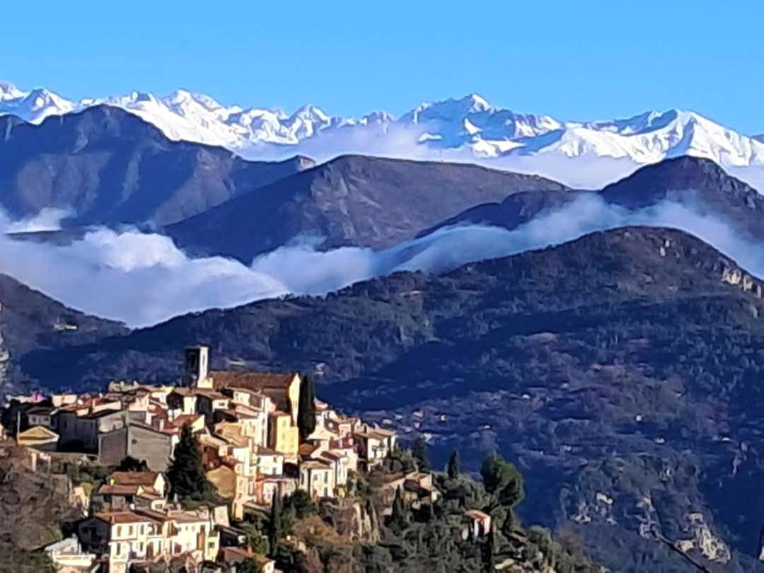 Photo du logement - L'Antre deux Pierres, romantisme, jacuzzi extérieur, plateau dinatoire