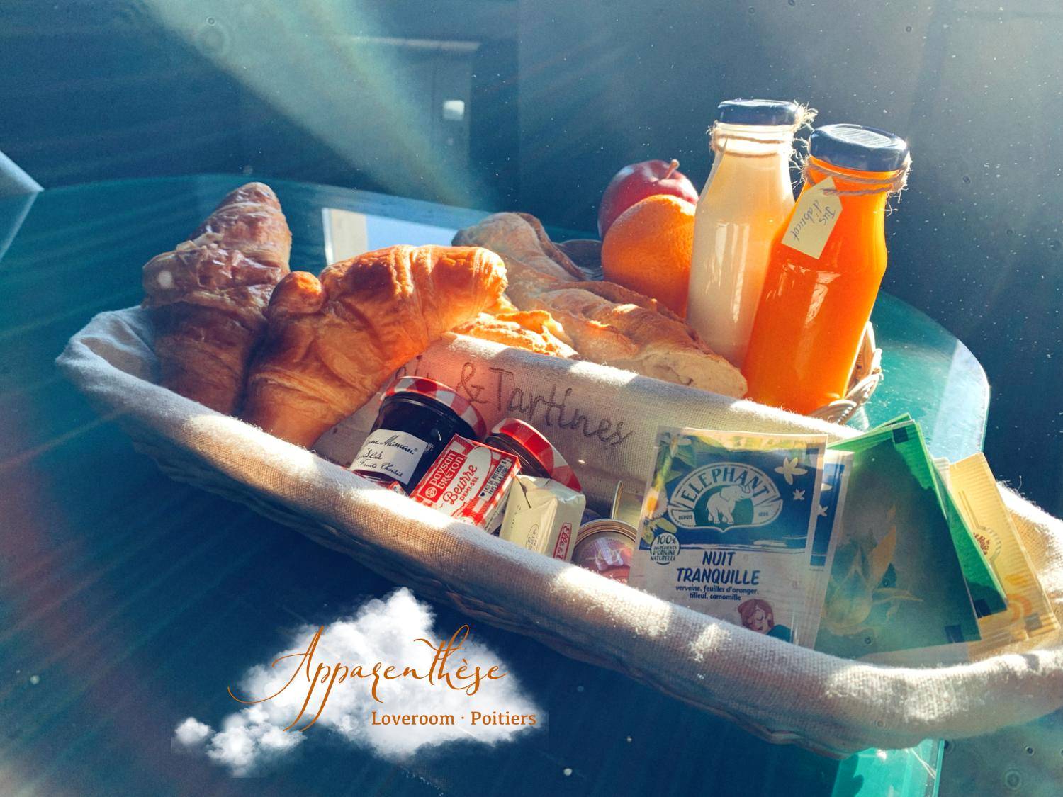 Photo du logement - Apparenthèse Love Room Jacuzzi Sauna - Poitiers