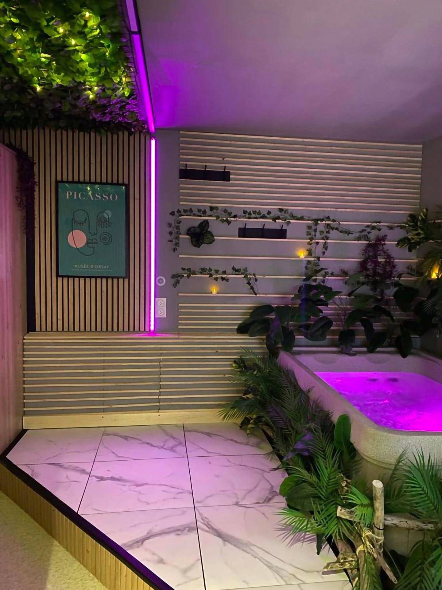 Photo - L'appart'hôtel - 1 Appartement Love Room avec Spa Privatif & Autres Appartements Standards à thèmes sans spa