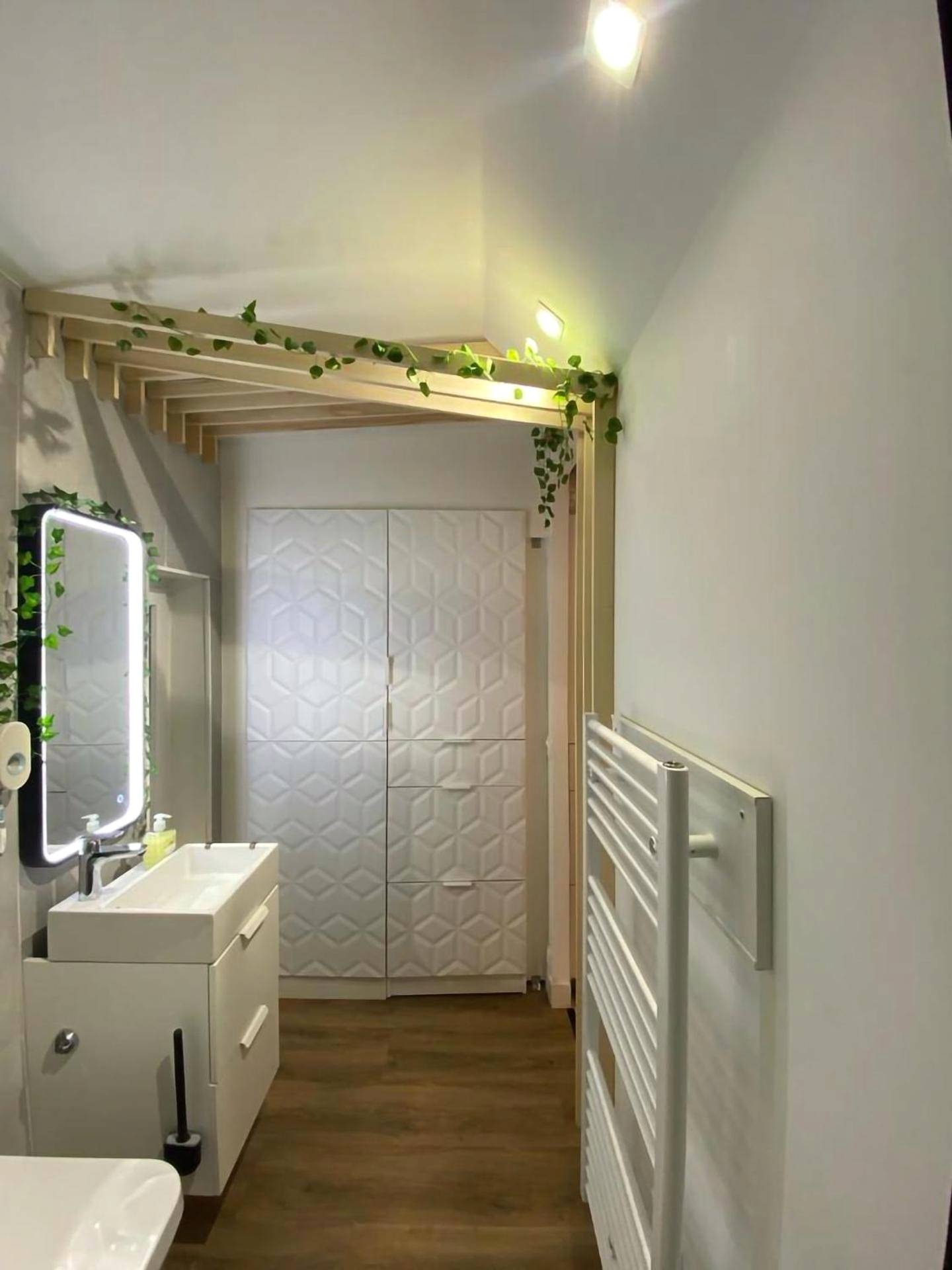 Photo - L'appart'hôtel - 1 Appartement Love Room avec Spa Privatif & Autres Appartements Standards à thèmes sans spa