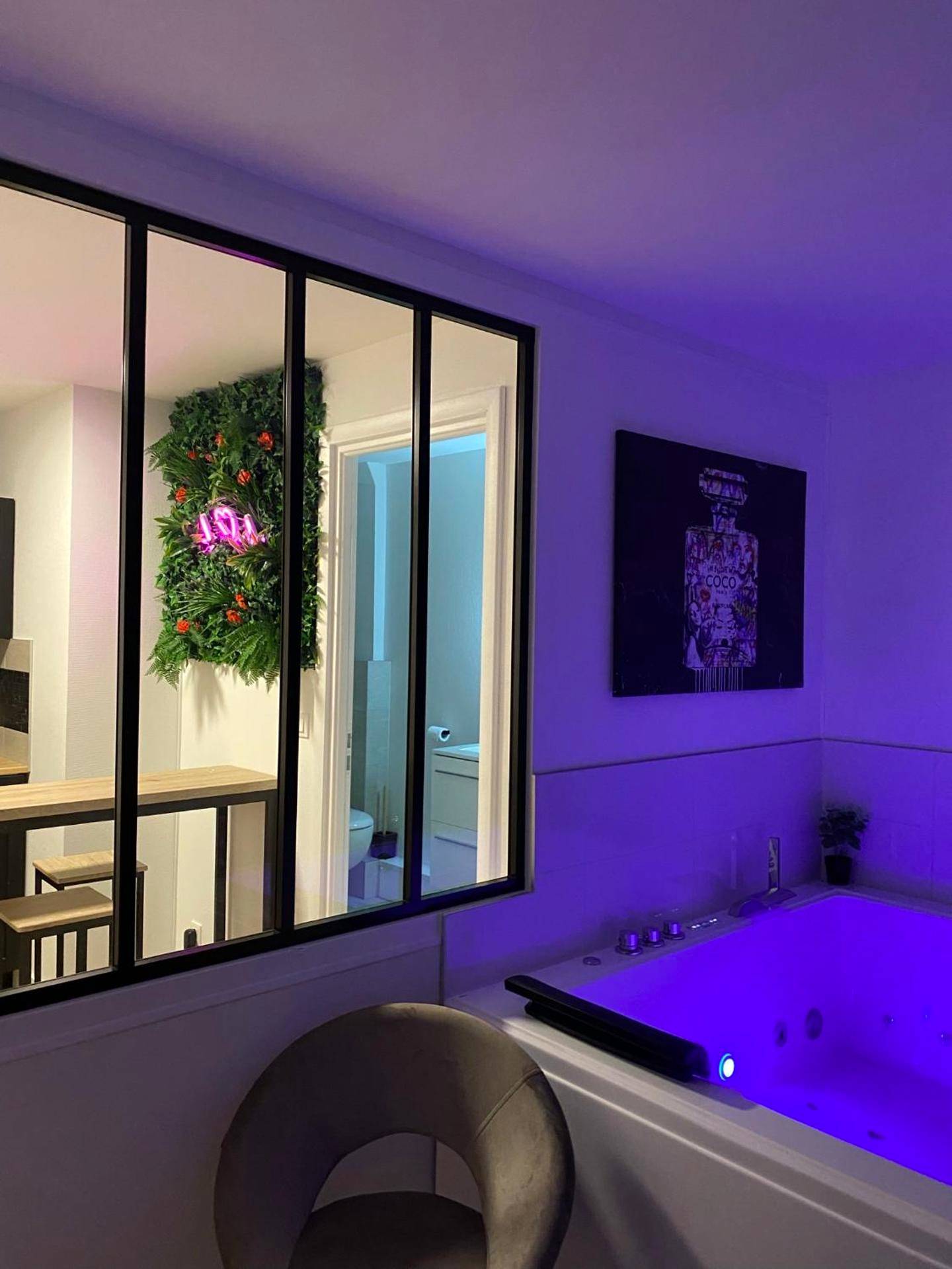 Vue du logement - L’appart[é] BLACK superbe appartement pop !