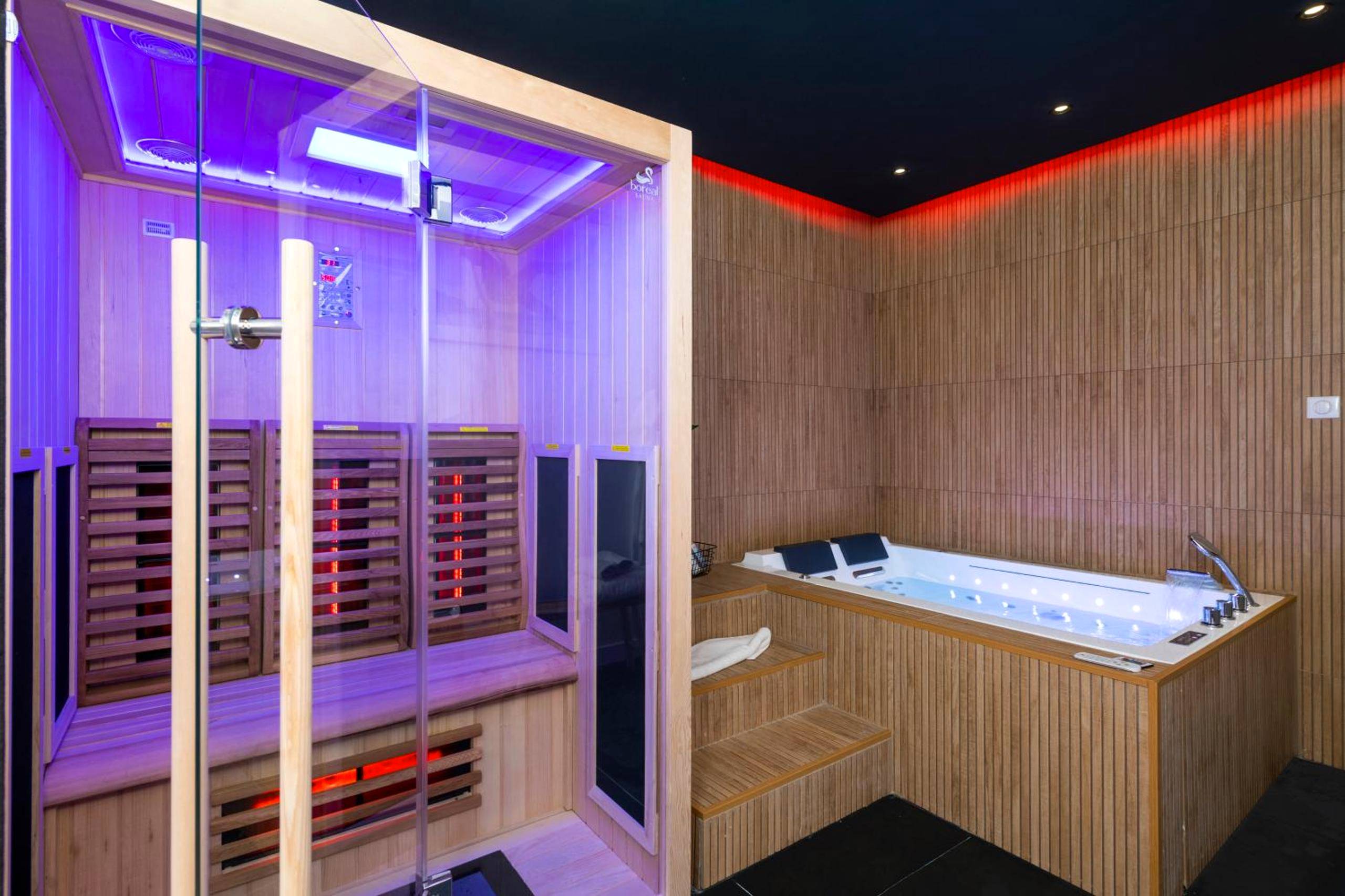 Espace bien - être avec sauna et jacuzzi - Art Déco Champagne & Spa
