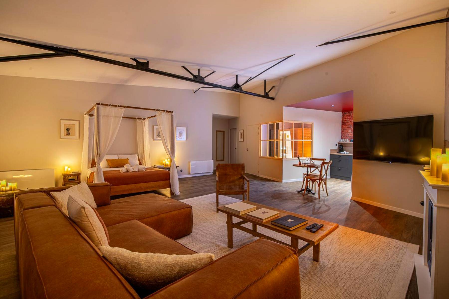 Vue principale - Love Room Cholet - L'Attirance, Loft de Charme !