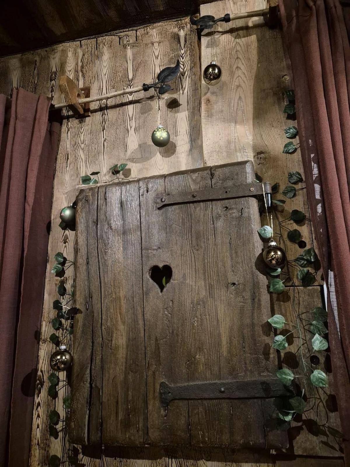 Photo du logement - L'Auberge du Trône Romantique Médieval Jacuzzi