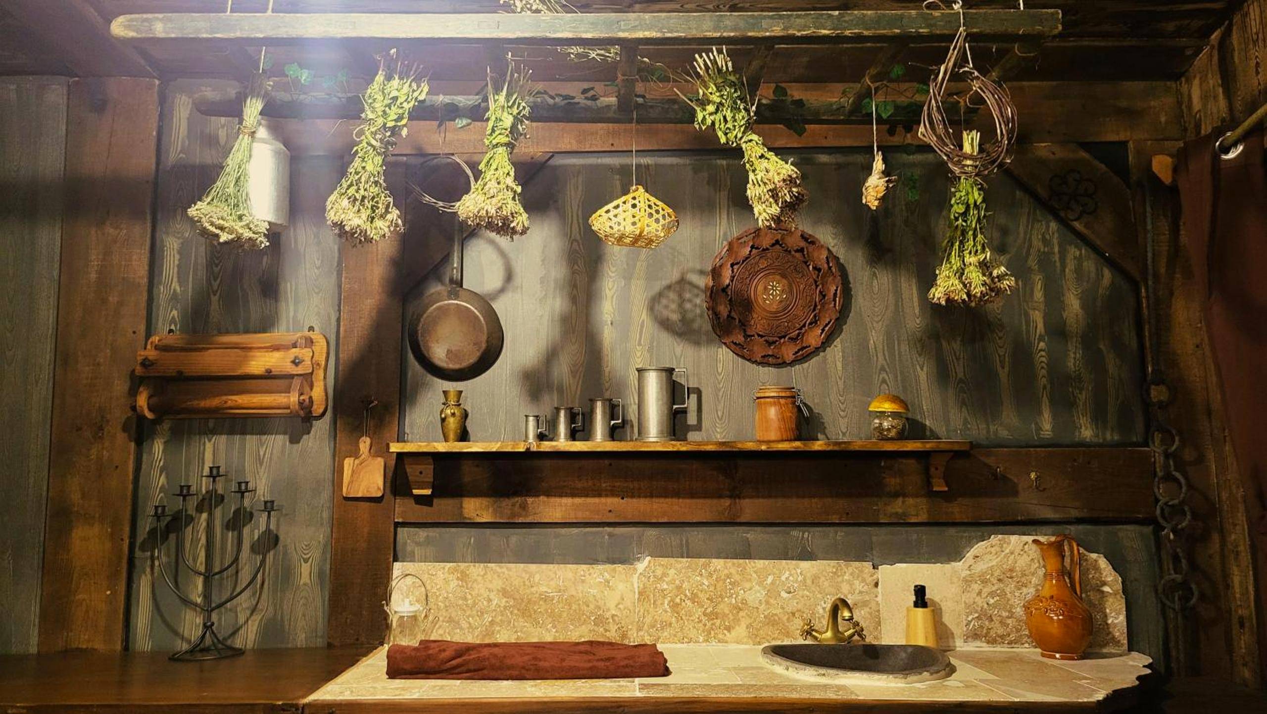Photo du logement - L'Auberge du Trône Romantique Médieval Jacuzzi
