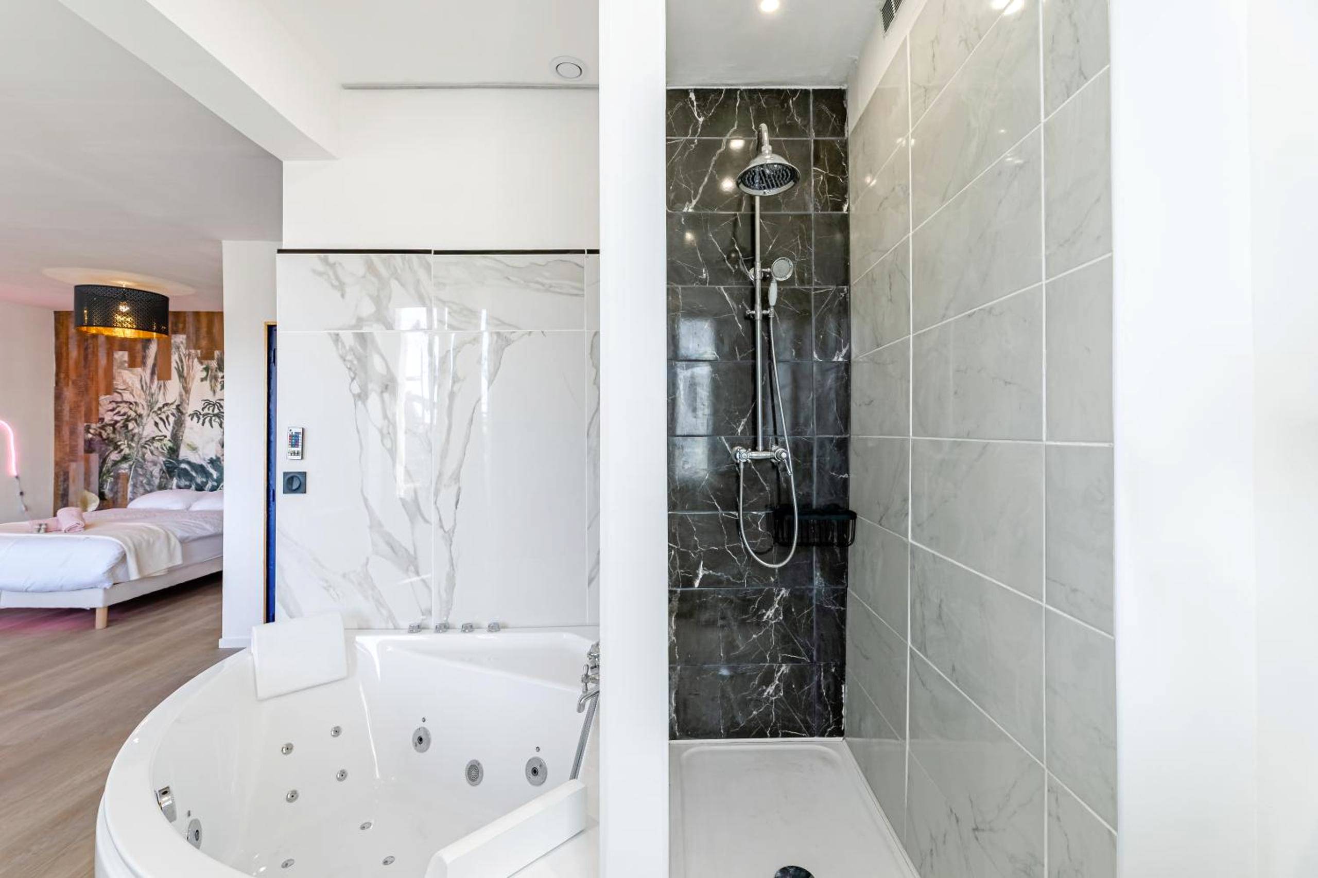 Photo du logement - Aurora Lov'Room Proche de Saint Charles