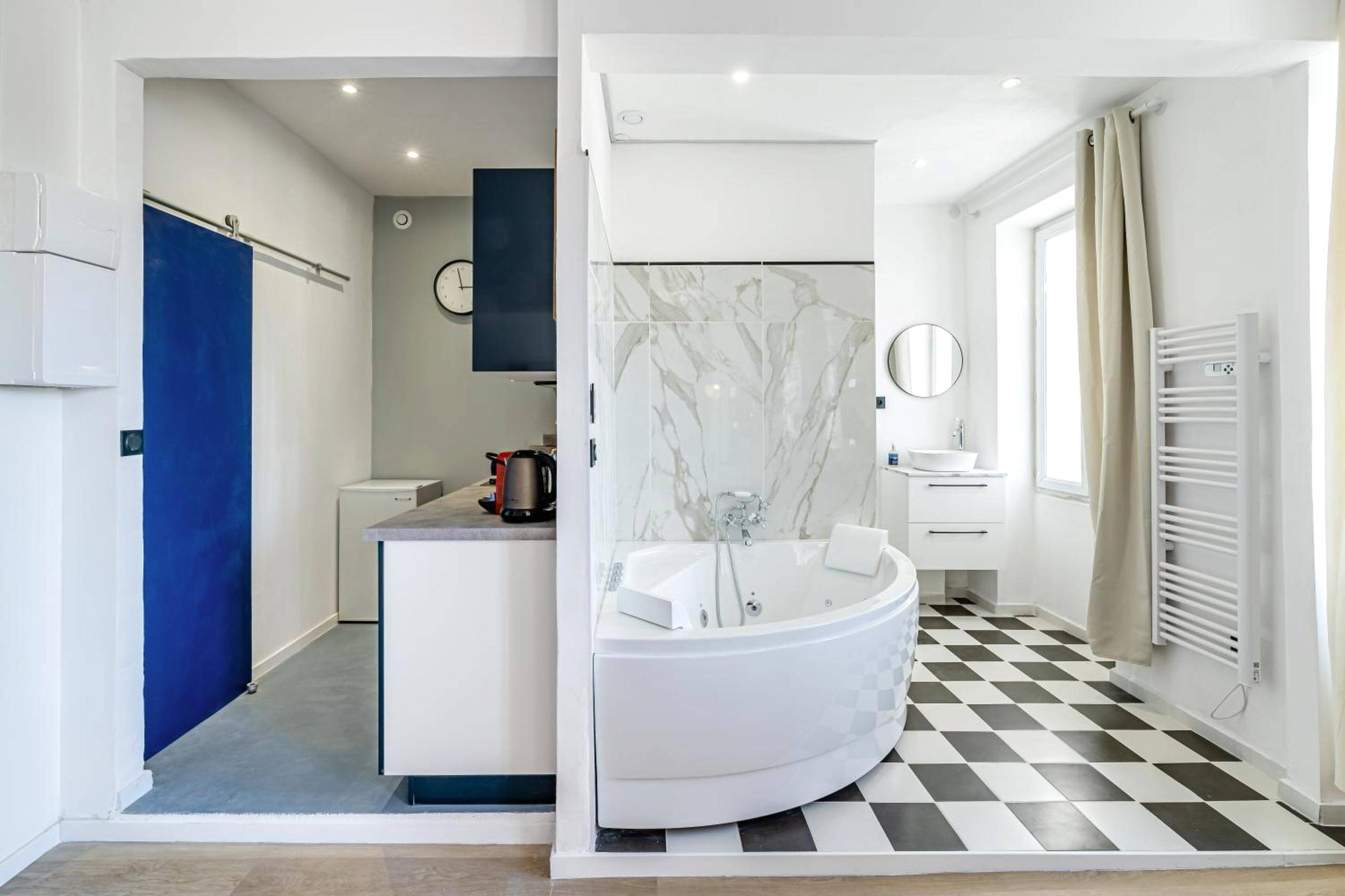 Photo du logement - Aurora Lov'Room Proche de Saint Charles - Marseille