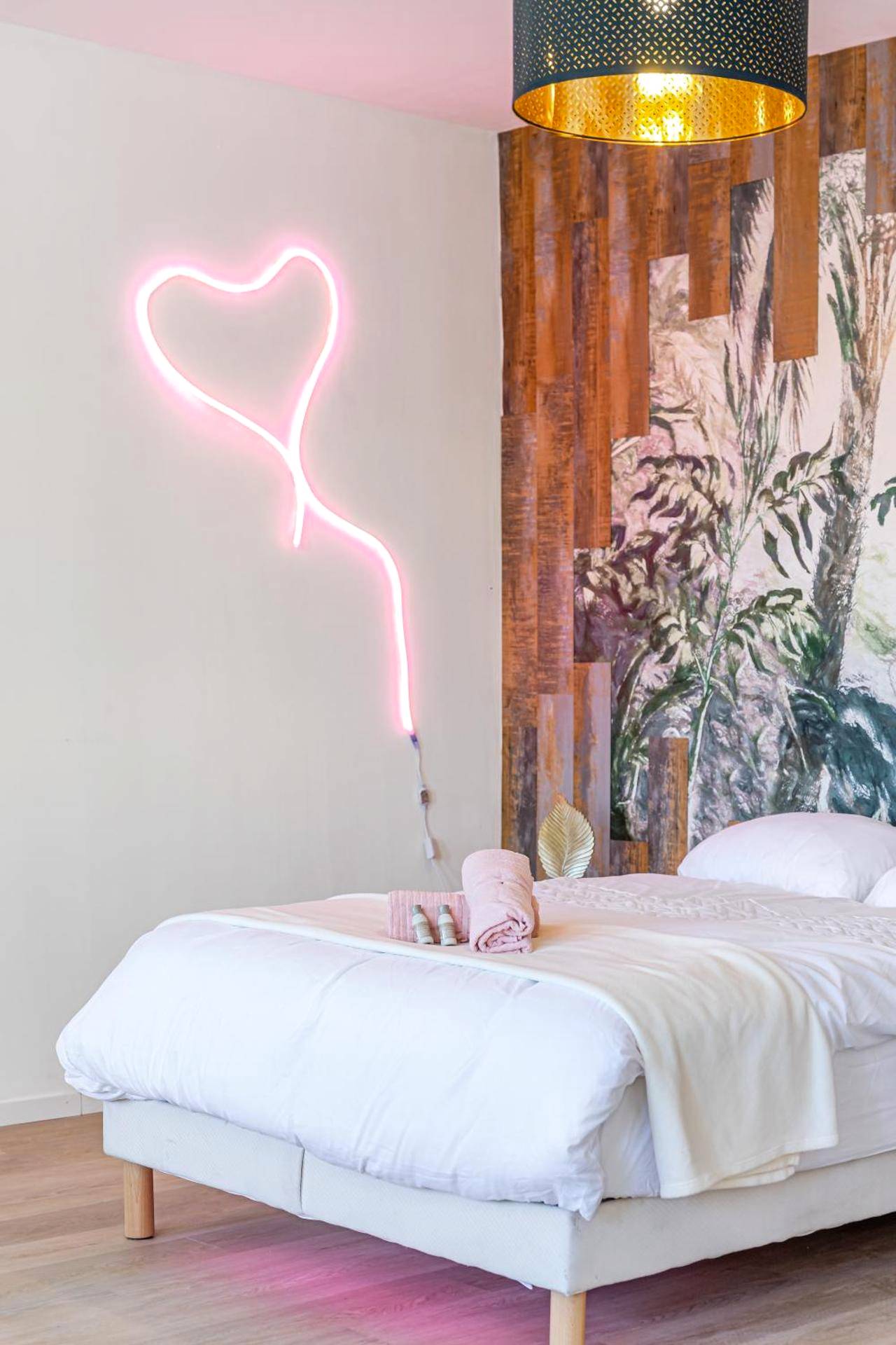 Photo du logement - Aurora Lov'Room Proche de Saint Charles