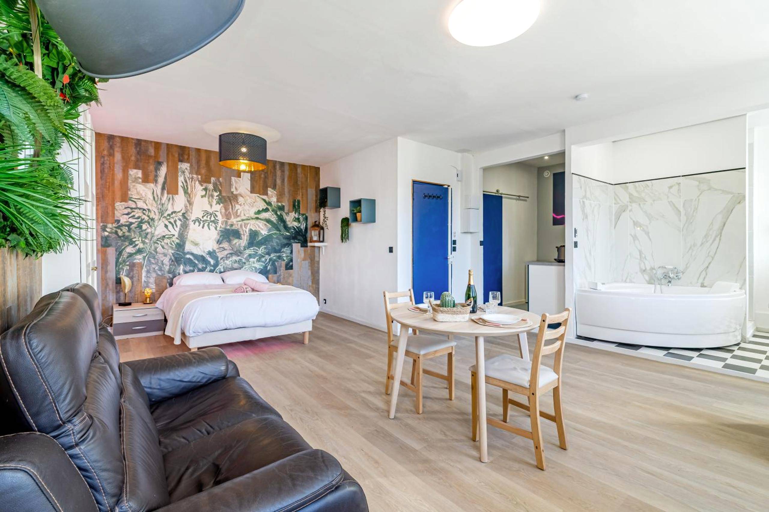 Photo du logement - Aurora Lov'Room Proche de Saint Charles