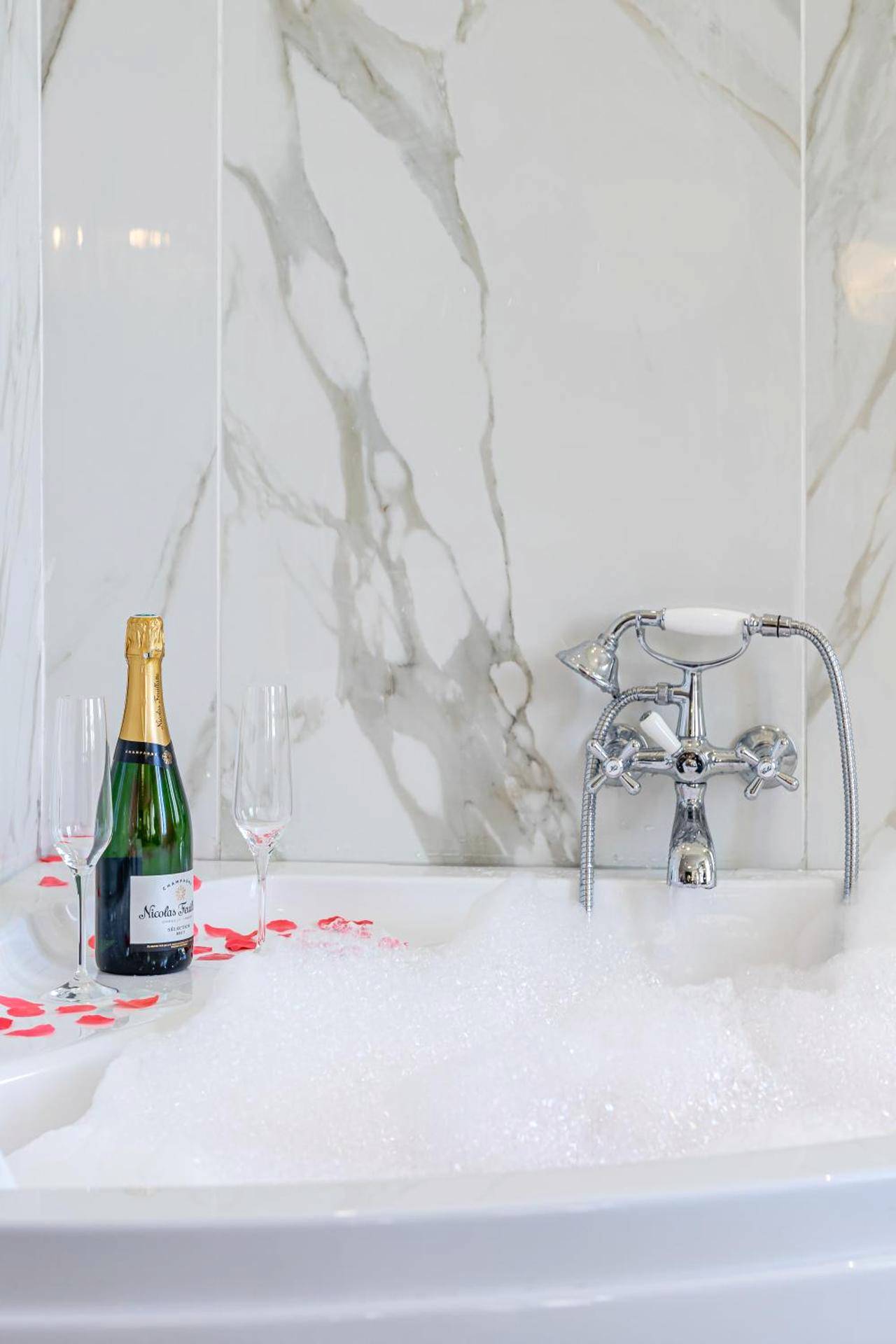 Photo du logement - Aurora Lov'Room Proche de Saint Charles